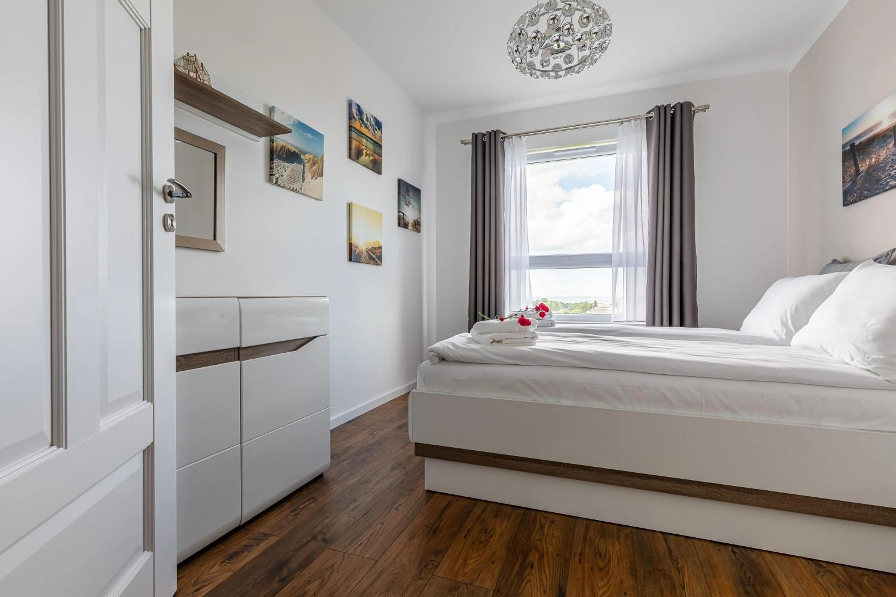 Bedroom, Bed in Symphony Baltica Towers Apartamenty