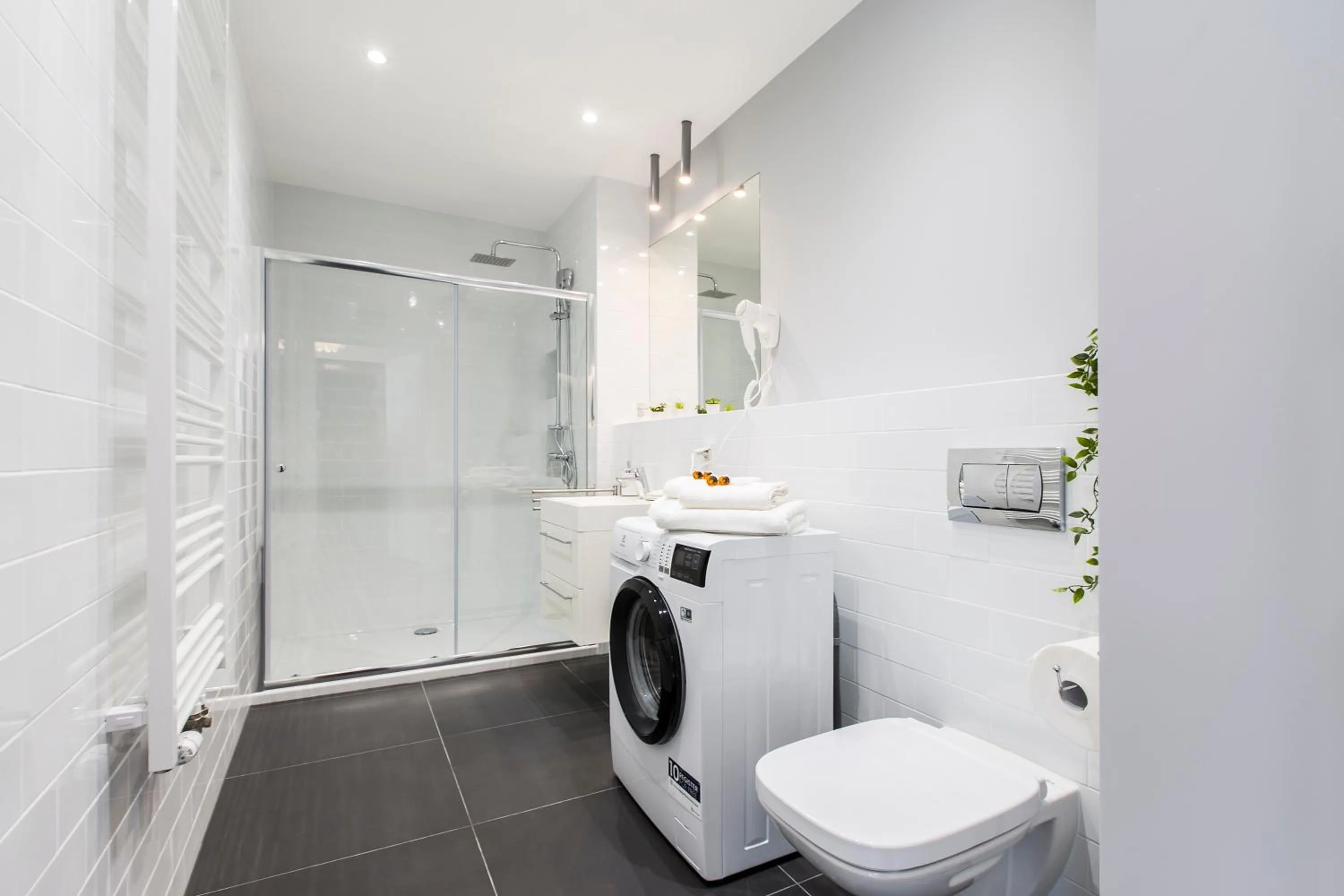 Shower in Symphony Baltica Towers Apartamenty