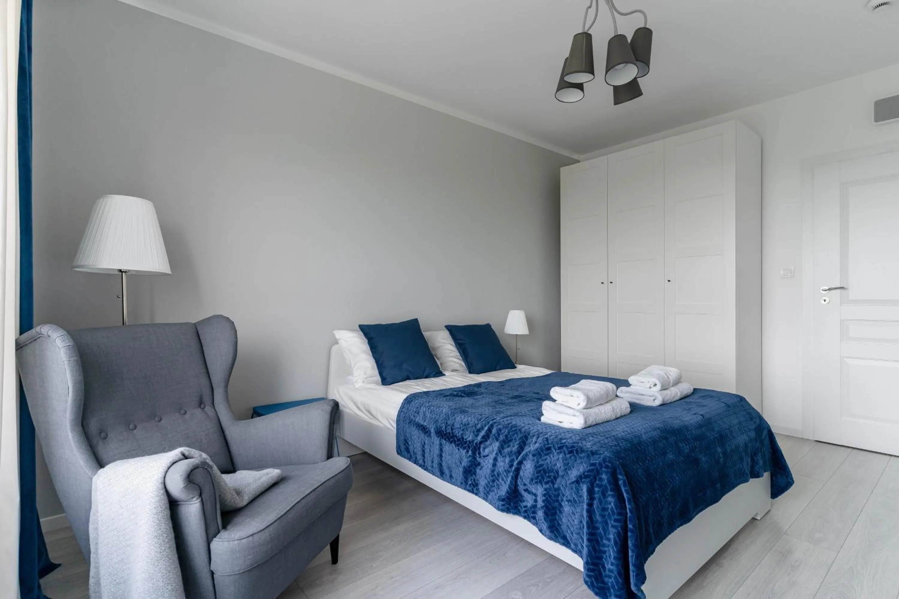 Bedroom, Bed in Symphony Baltica Towers Apartamenty