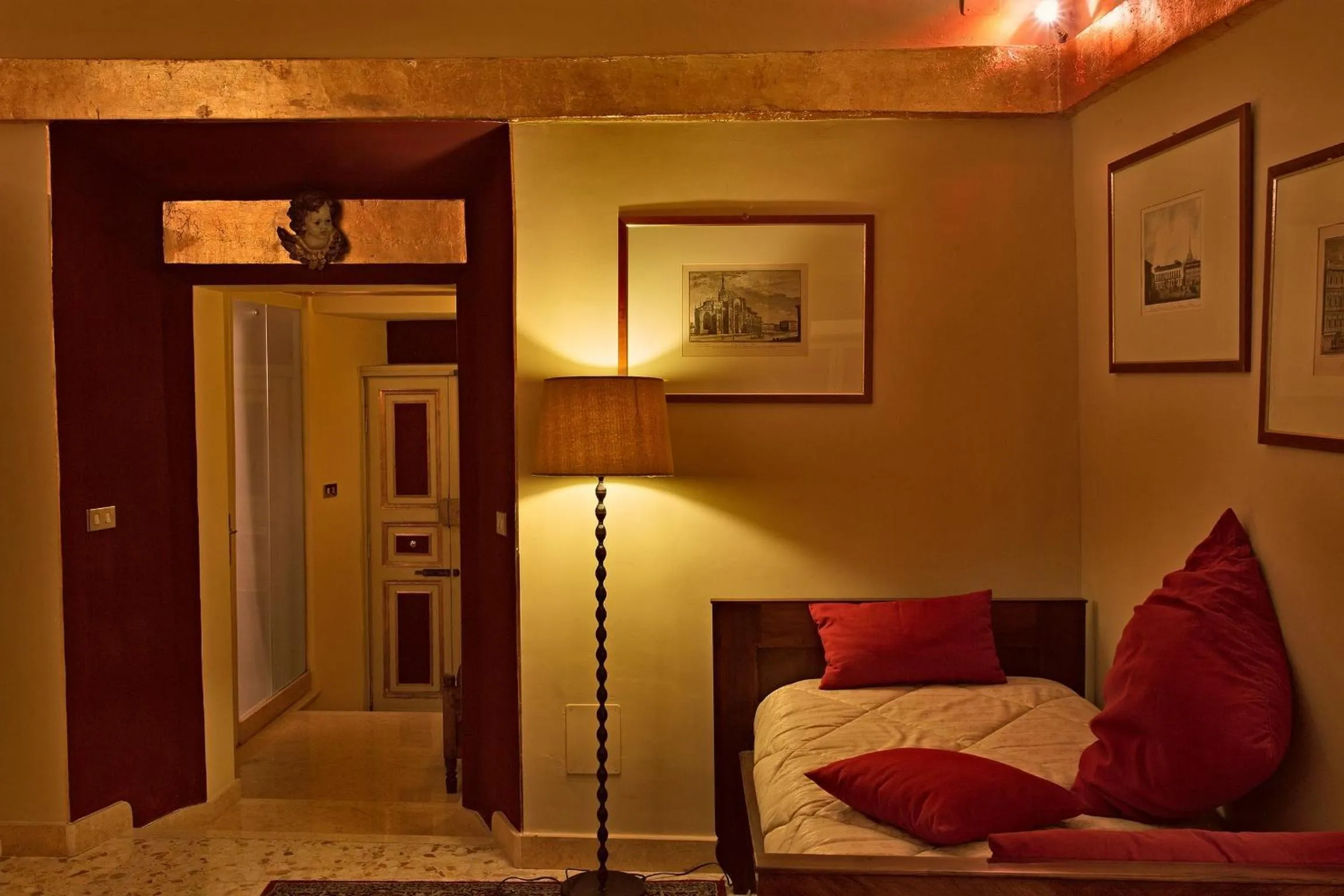 Decorative detail, Bed in Residenze Gregoriane - Residenza d'Epoca