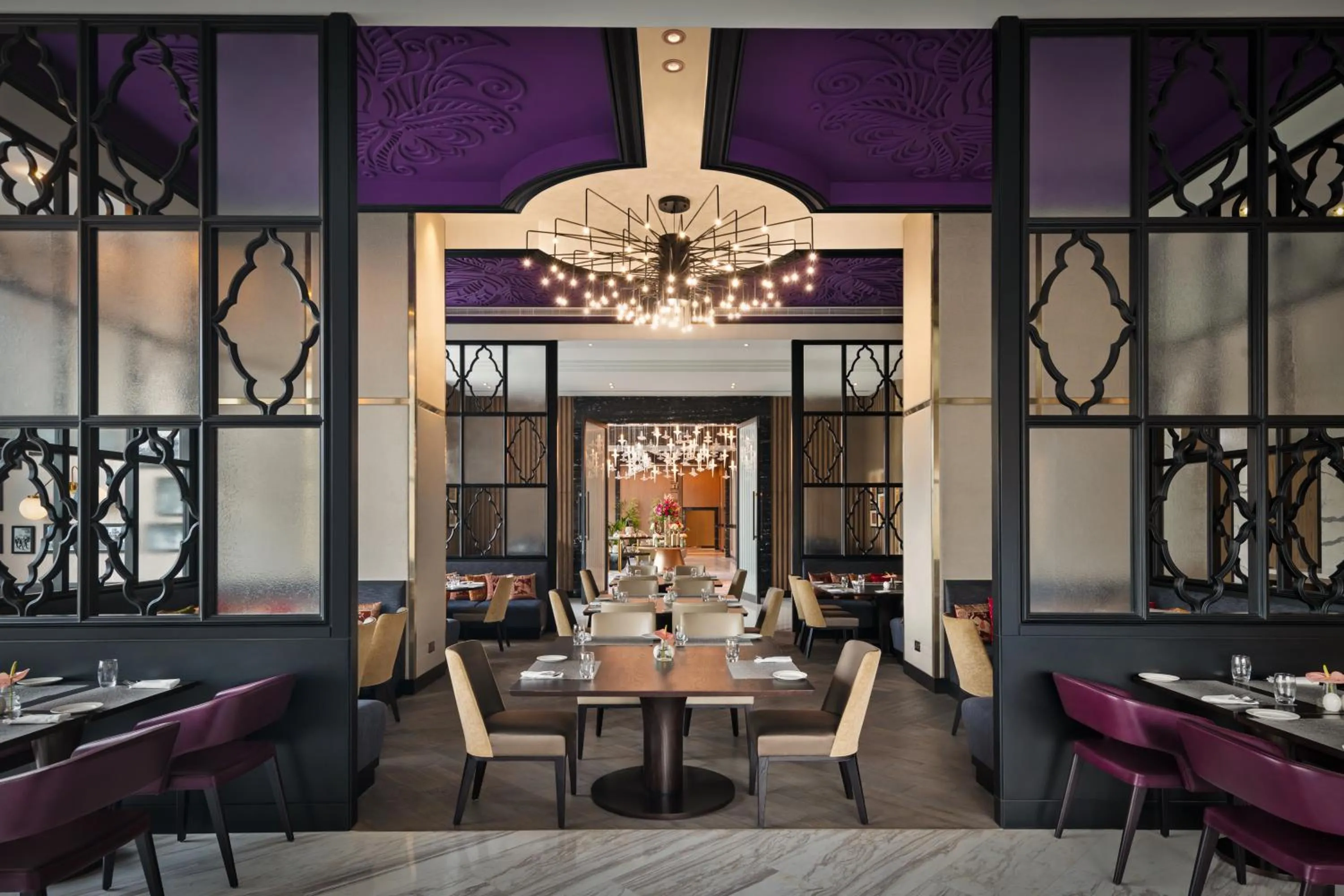 Restaurant/places to eat in Taj Jumeirah Lakes Towers