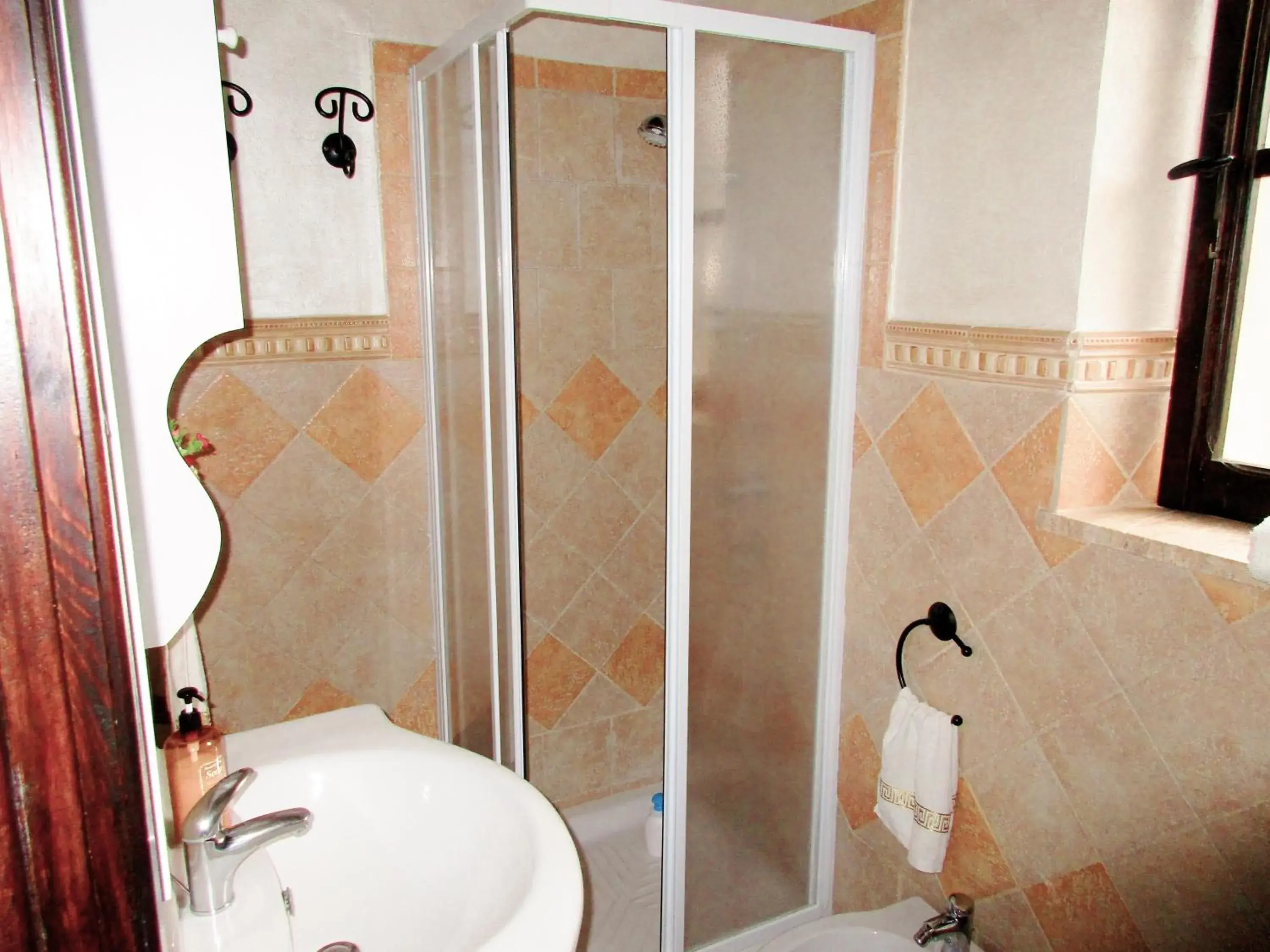 Single Room with Private Bathroom in Antico Casale Fabrizi Single Room with Private Bathroom in Antico Casale Fabrizi