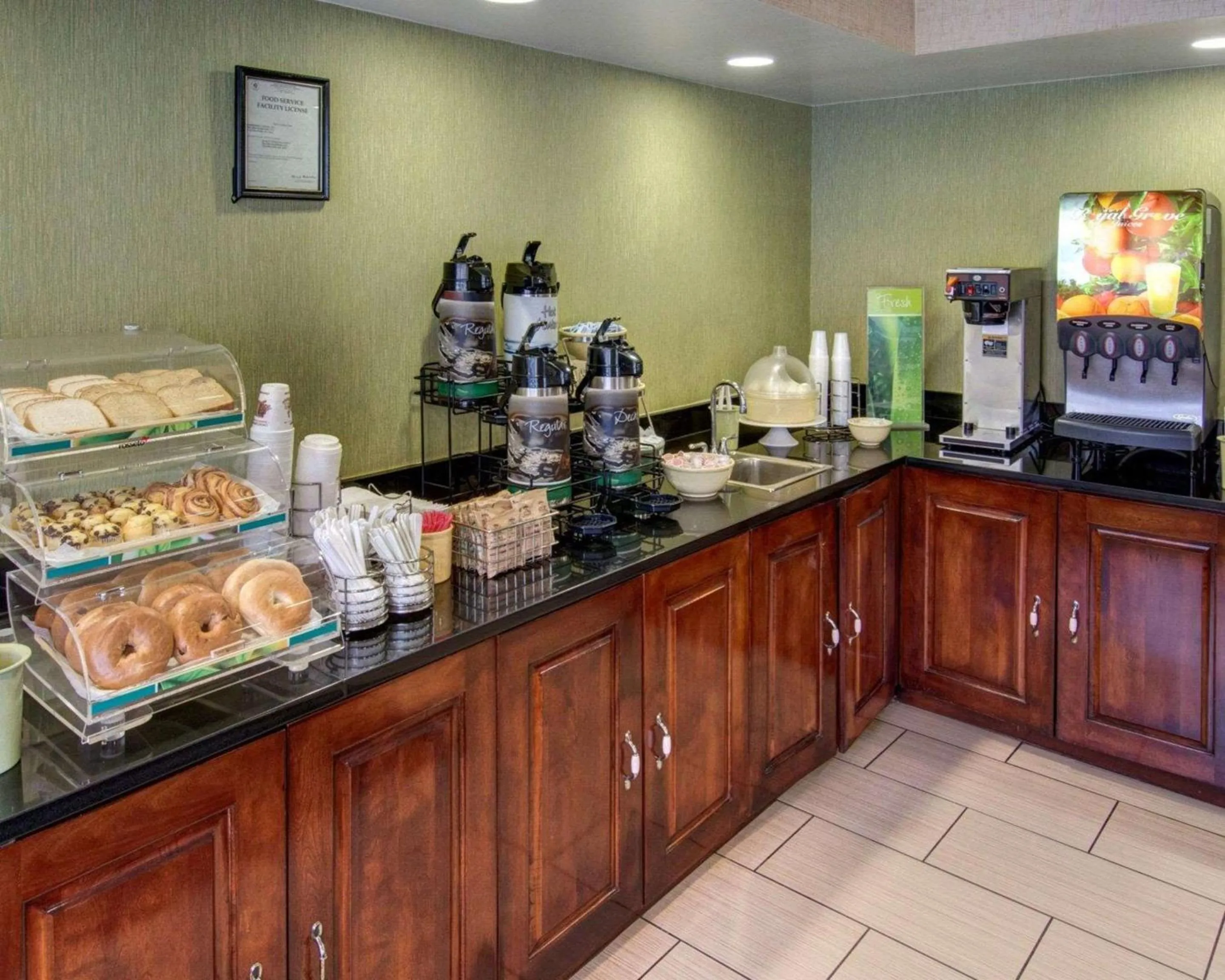 Restaurant/places to eat in Quality Inn Takoma Park