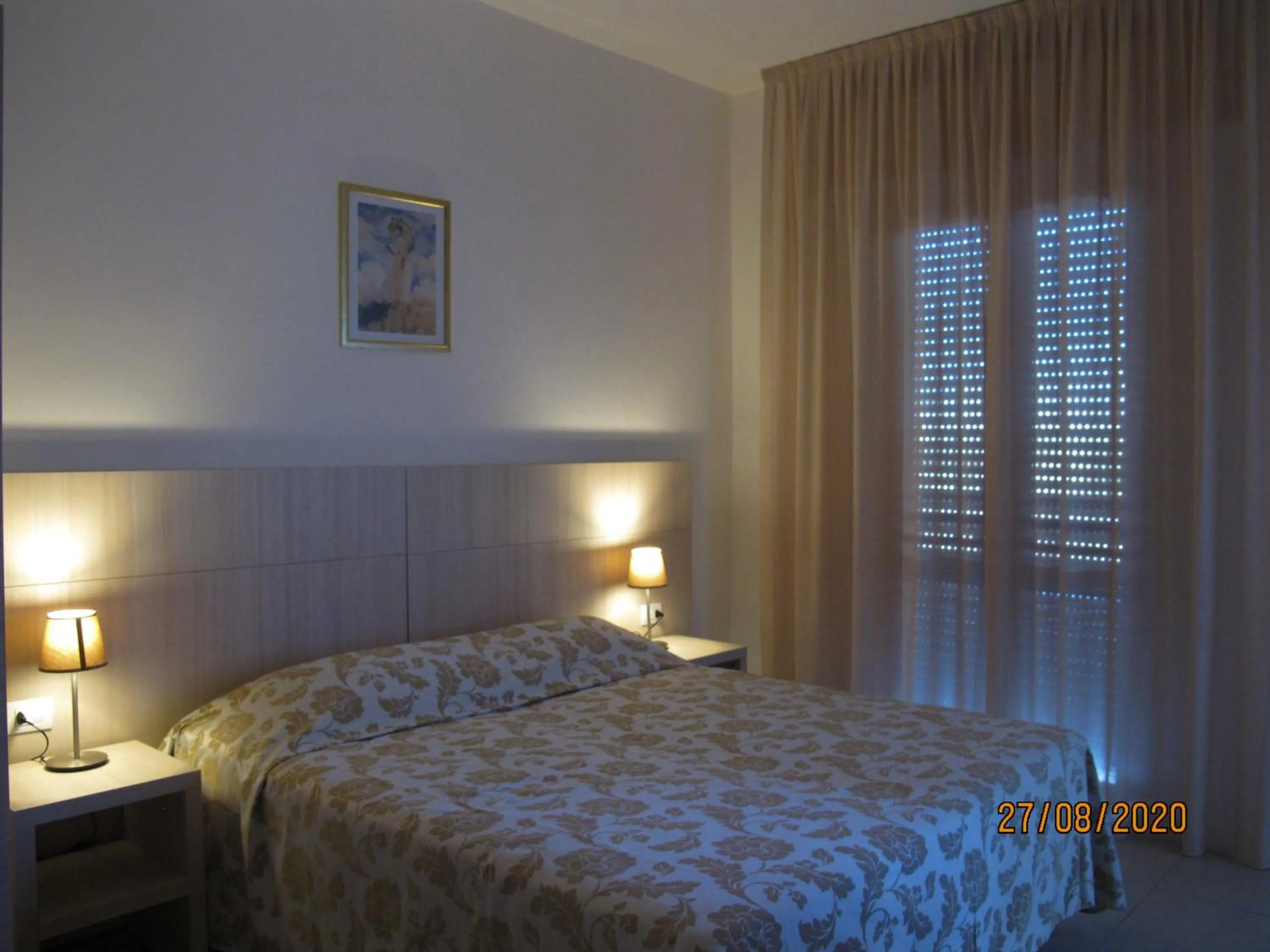 Photo of the whole room, Bed in Santa Barbara hotel & apartments