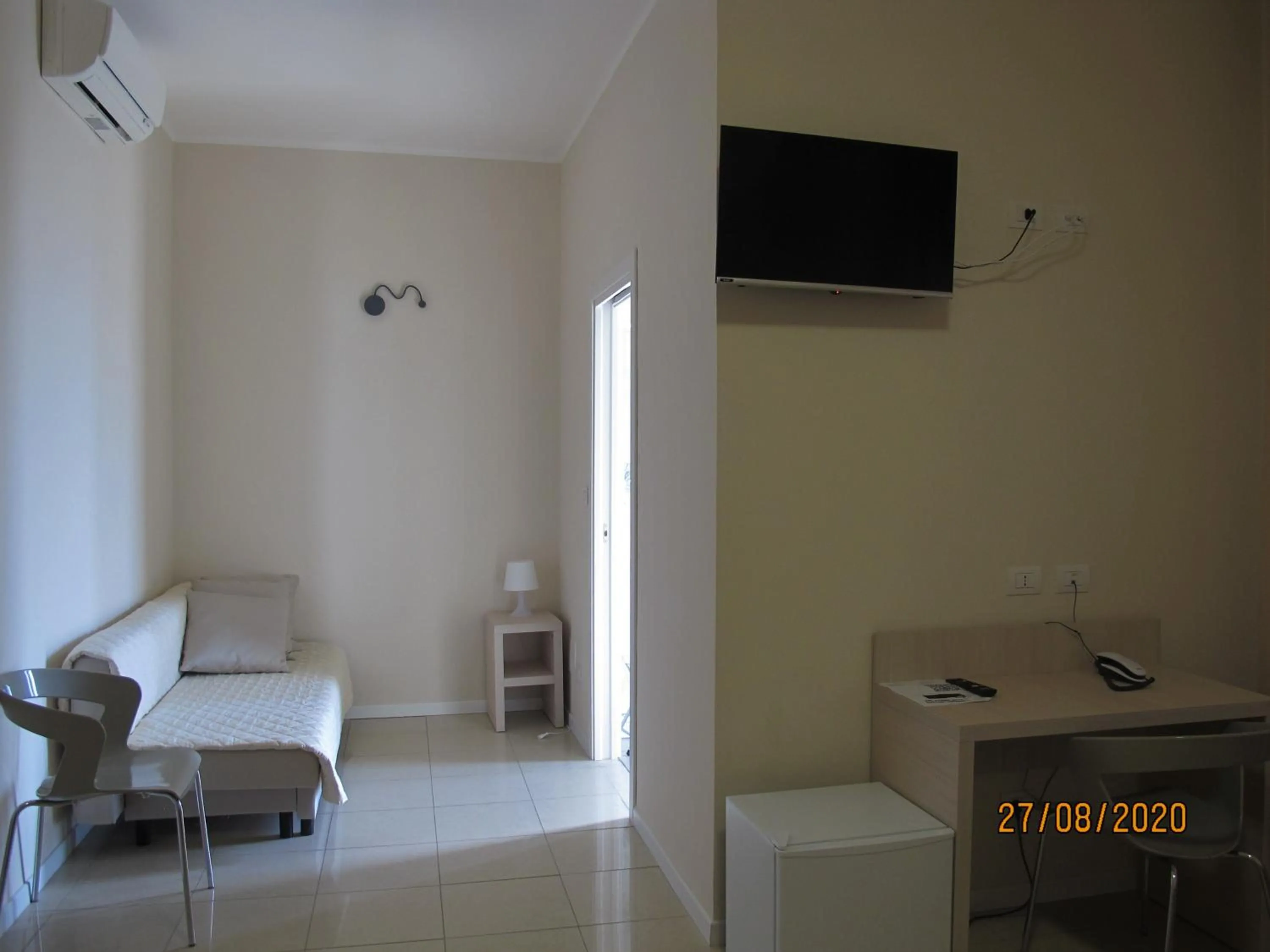Photo of the whole room in Santa Barbara hotel & apartments