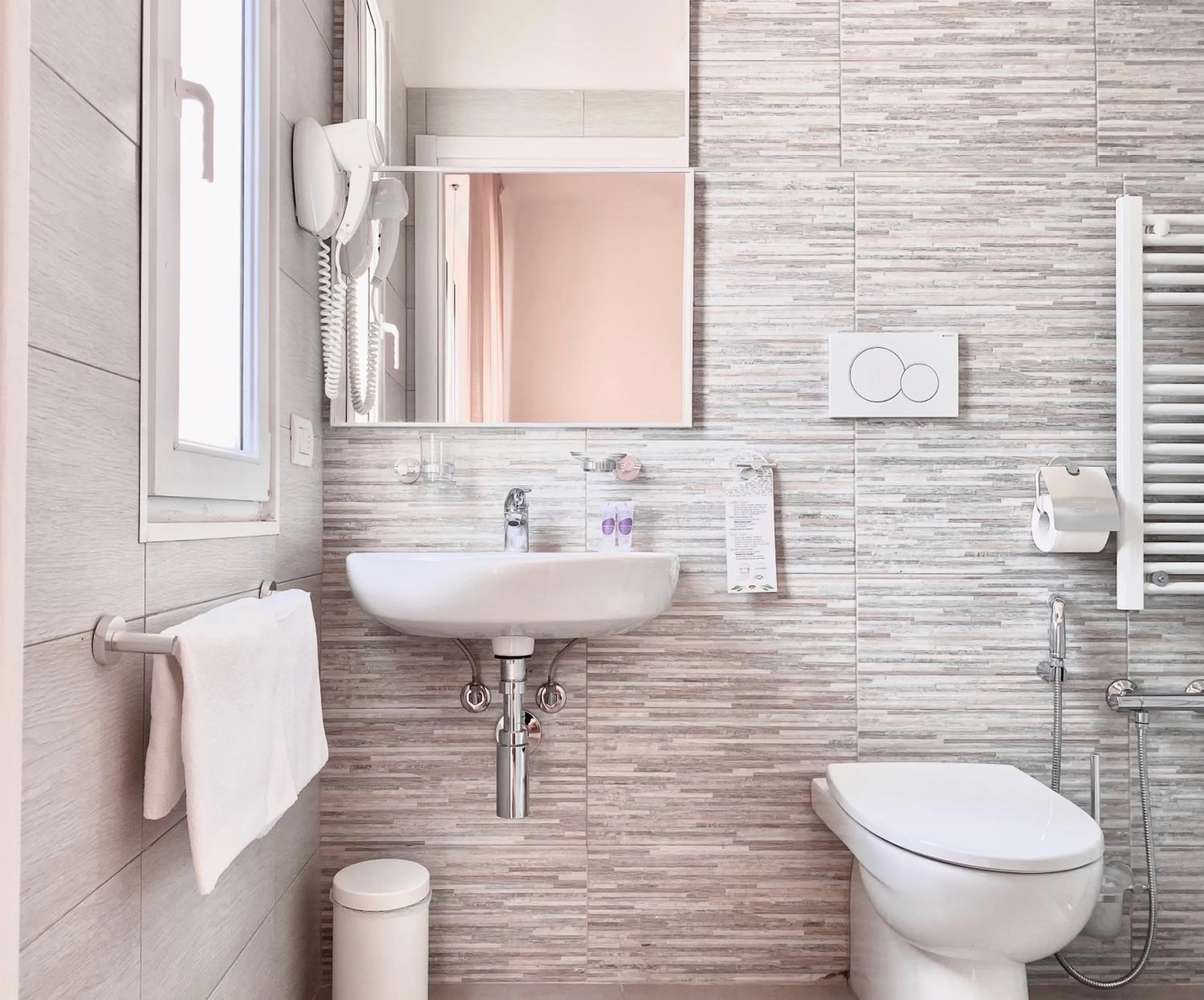 Bathroom in Santa Barbara hotel & apartments