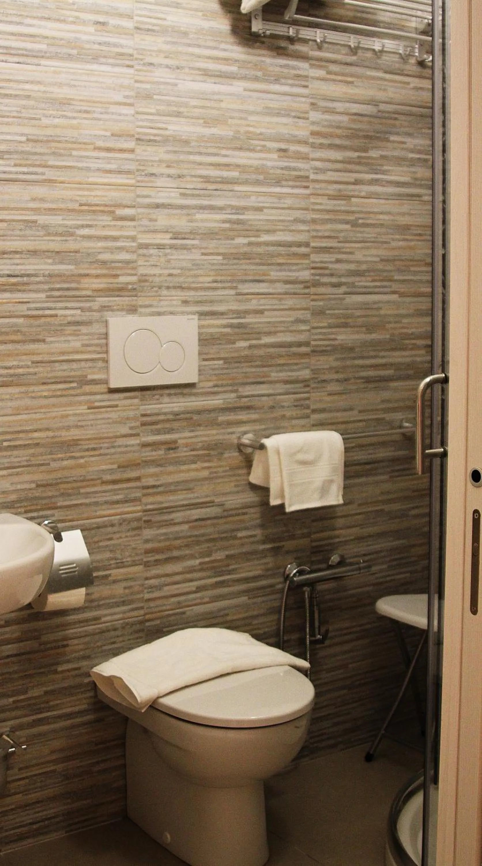 Toilet in Santa Barbara hotel & apartments