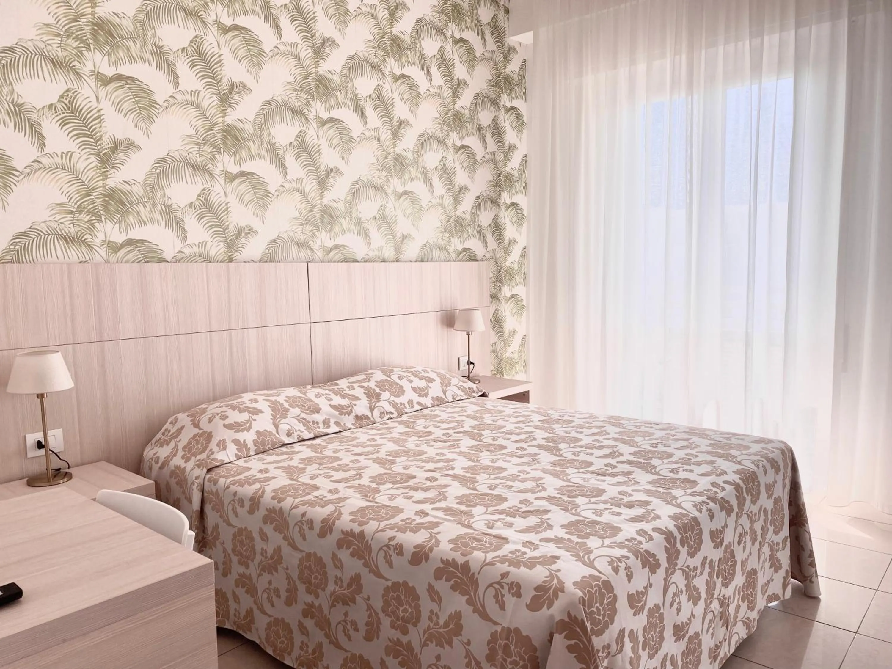 Photo of the whole room, Bed in Santa Barbara hotel & apartments
