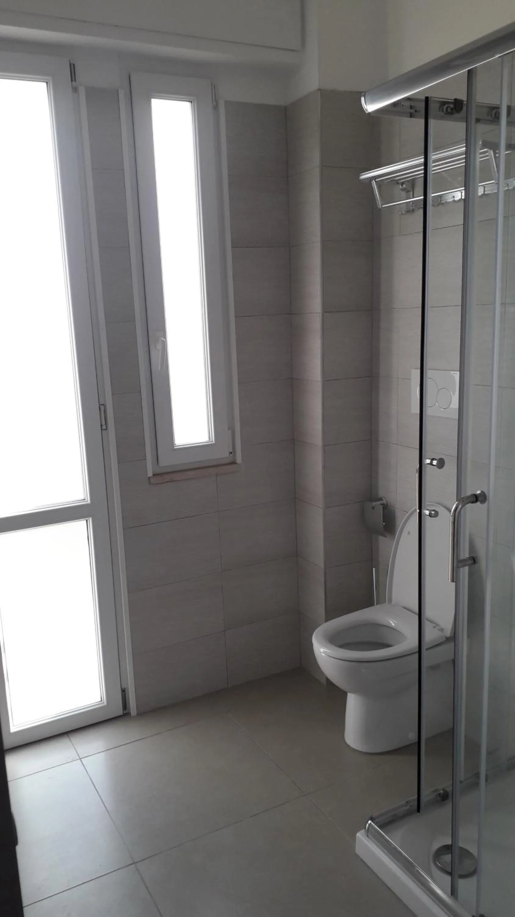 Shower in Santa Barbara hotel & apartments