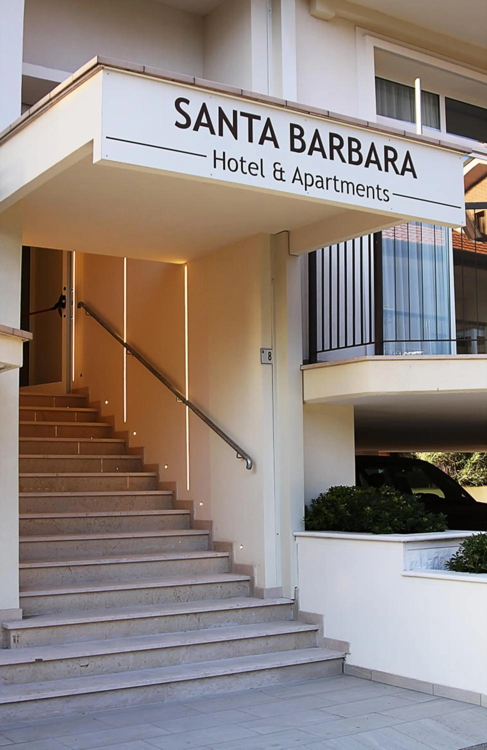 Facade/entrance in Santa Barbara hotel & apartments