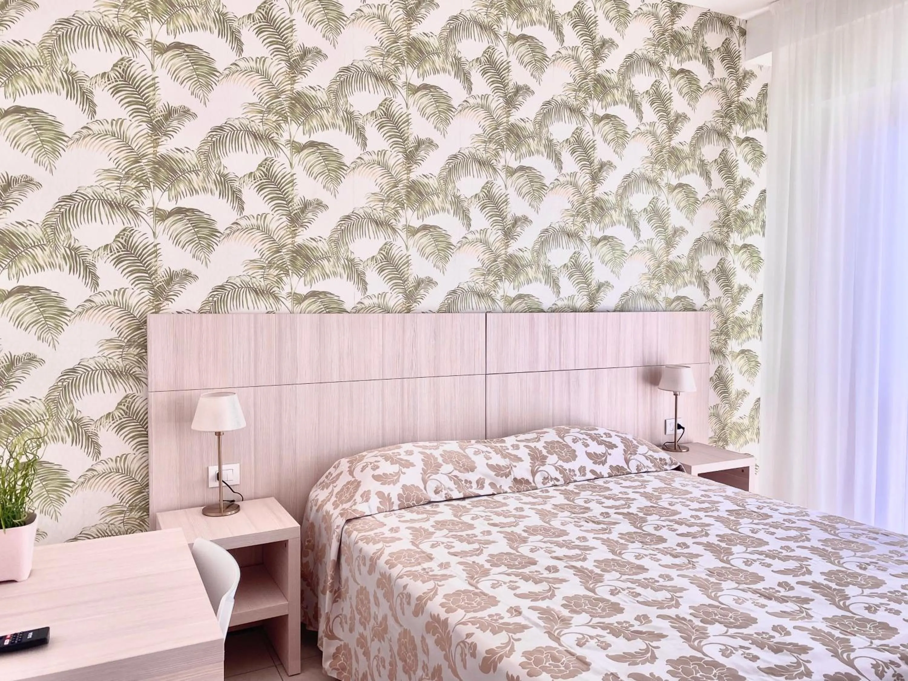 Photo of the whole room, Bed in Santa Barbara hotel & apartments
