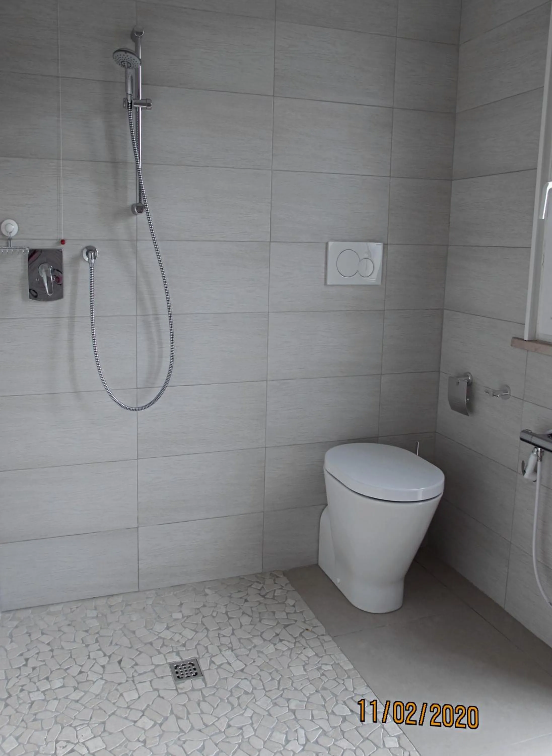 Shower in Santa Barbara hotel & apartments