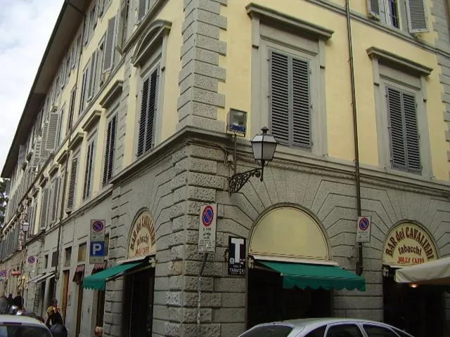 Property building in 27 Aprile
