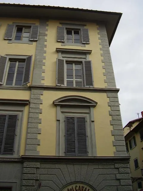 Property building in 27 Aprile