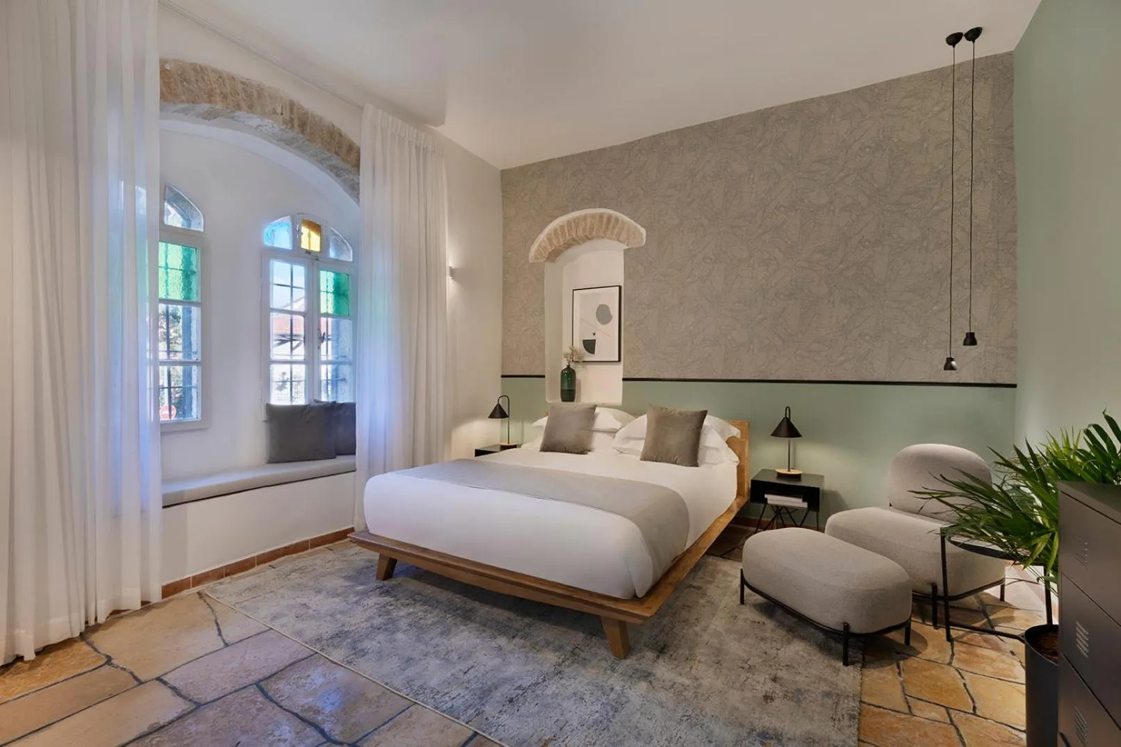 Bed in Villa Albi - Machne Yehuda Hotel