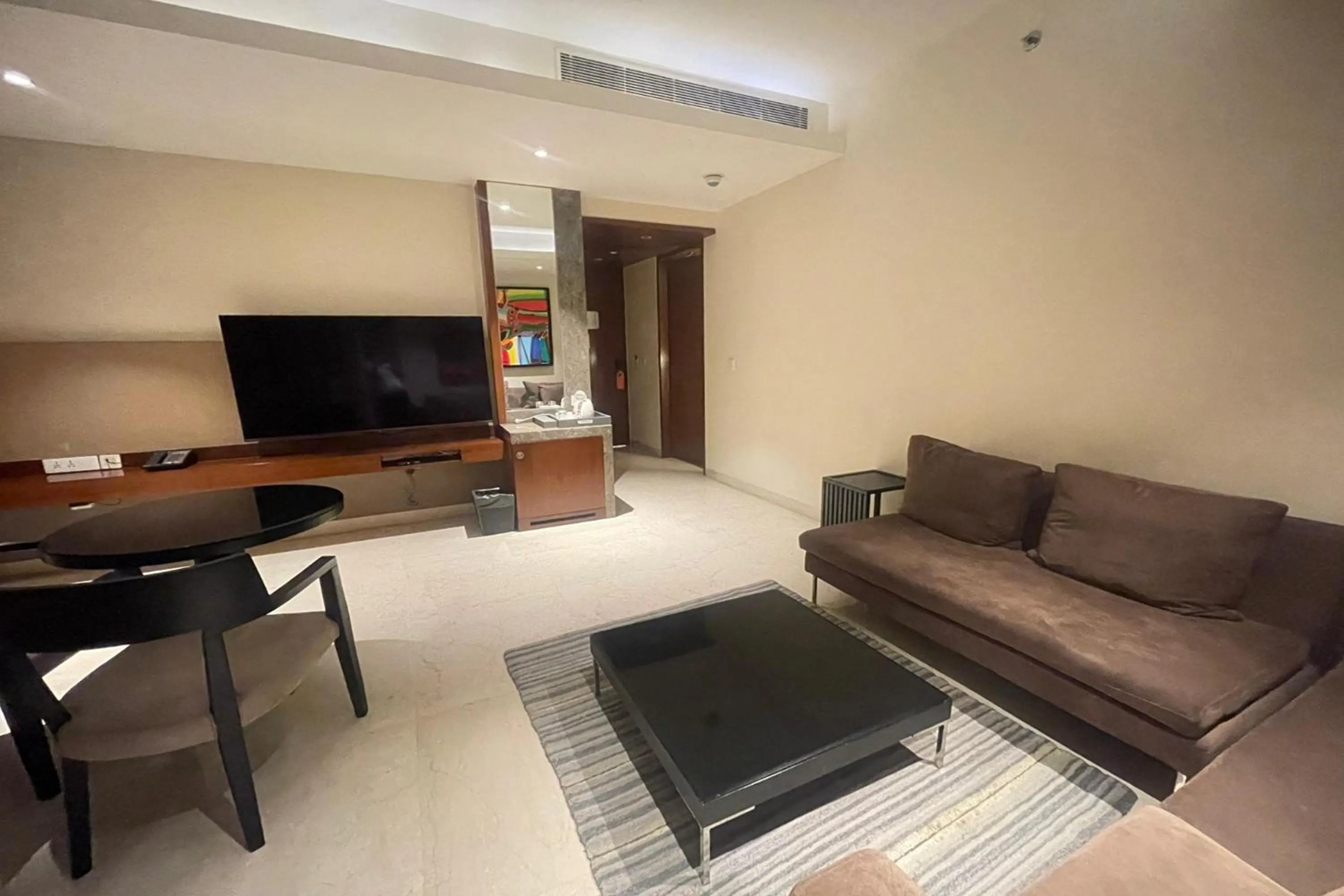 Living room in The Anya Hotel-Golf Course Road