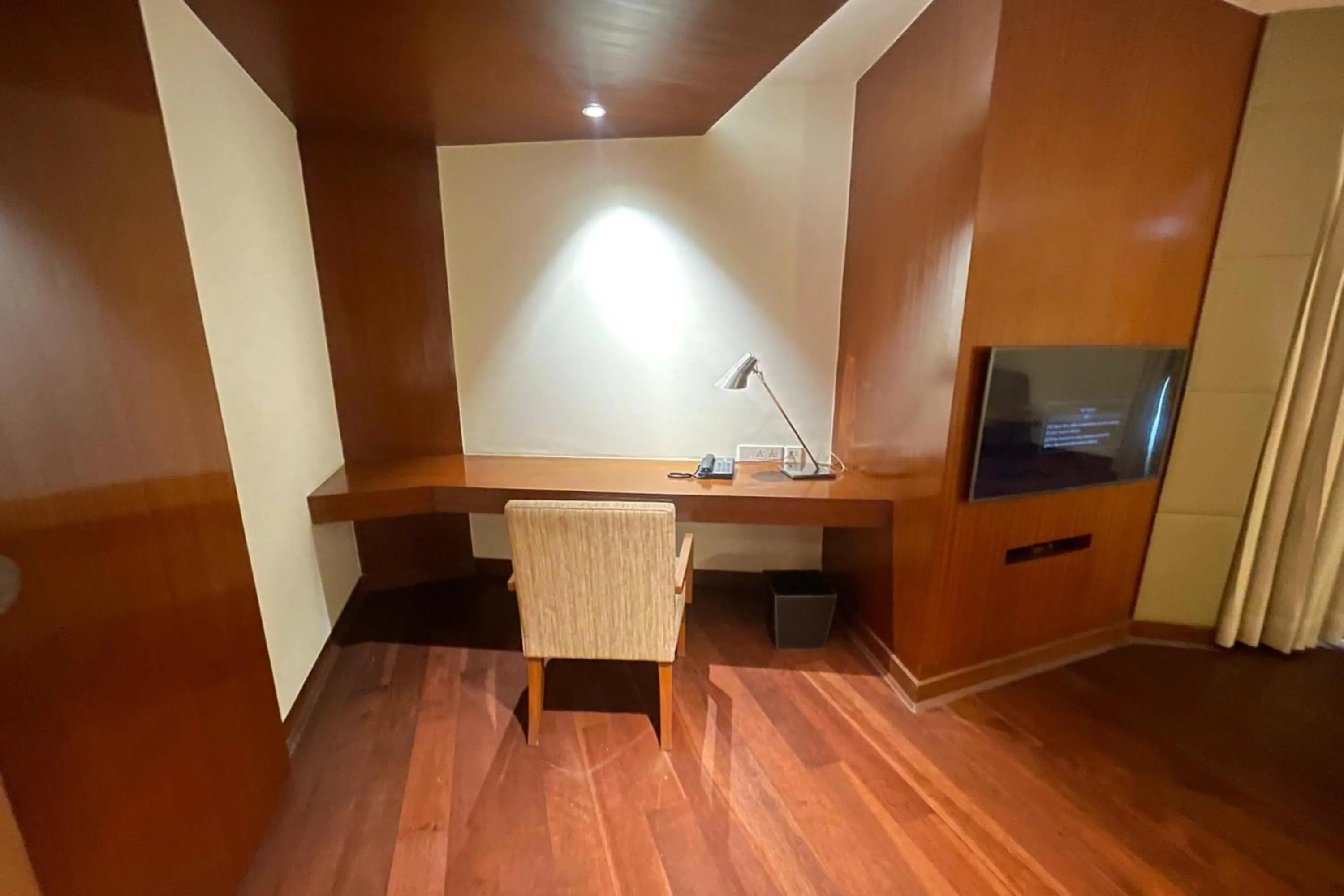 TV and multimedia in The Anya Hotel-Golf Course Road