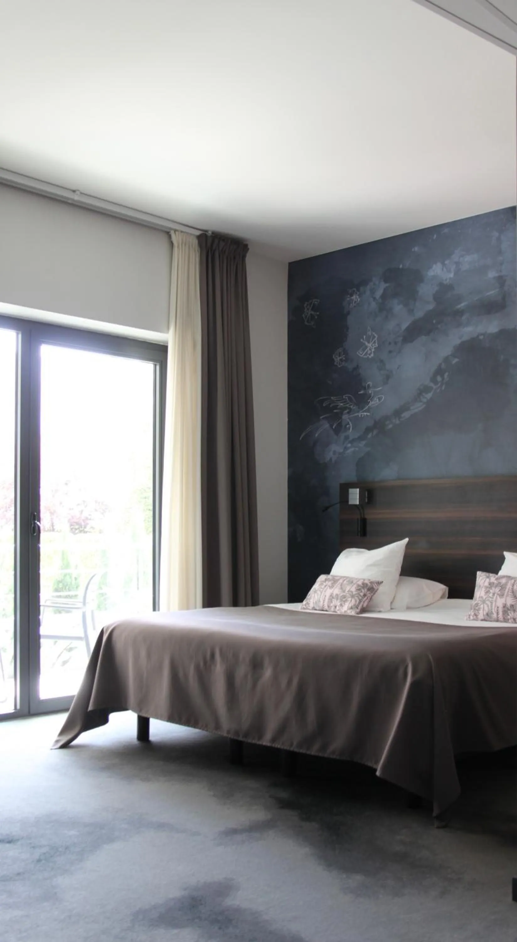 Bedroom, Bed in Logis Hôtel Victor Hugo & Spa