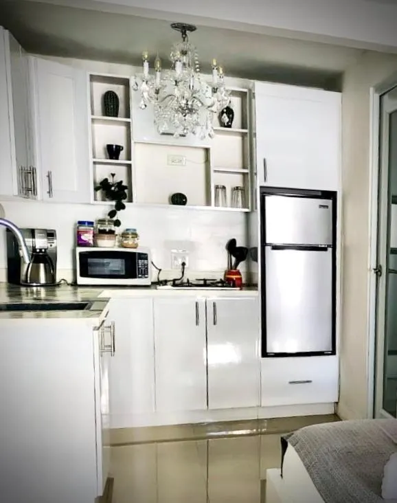 Kitchen or kitchenette in SEGOVIA STUDIO UNITS