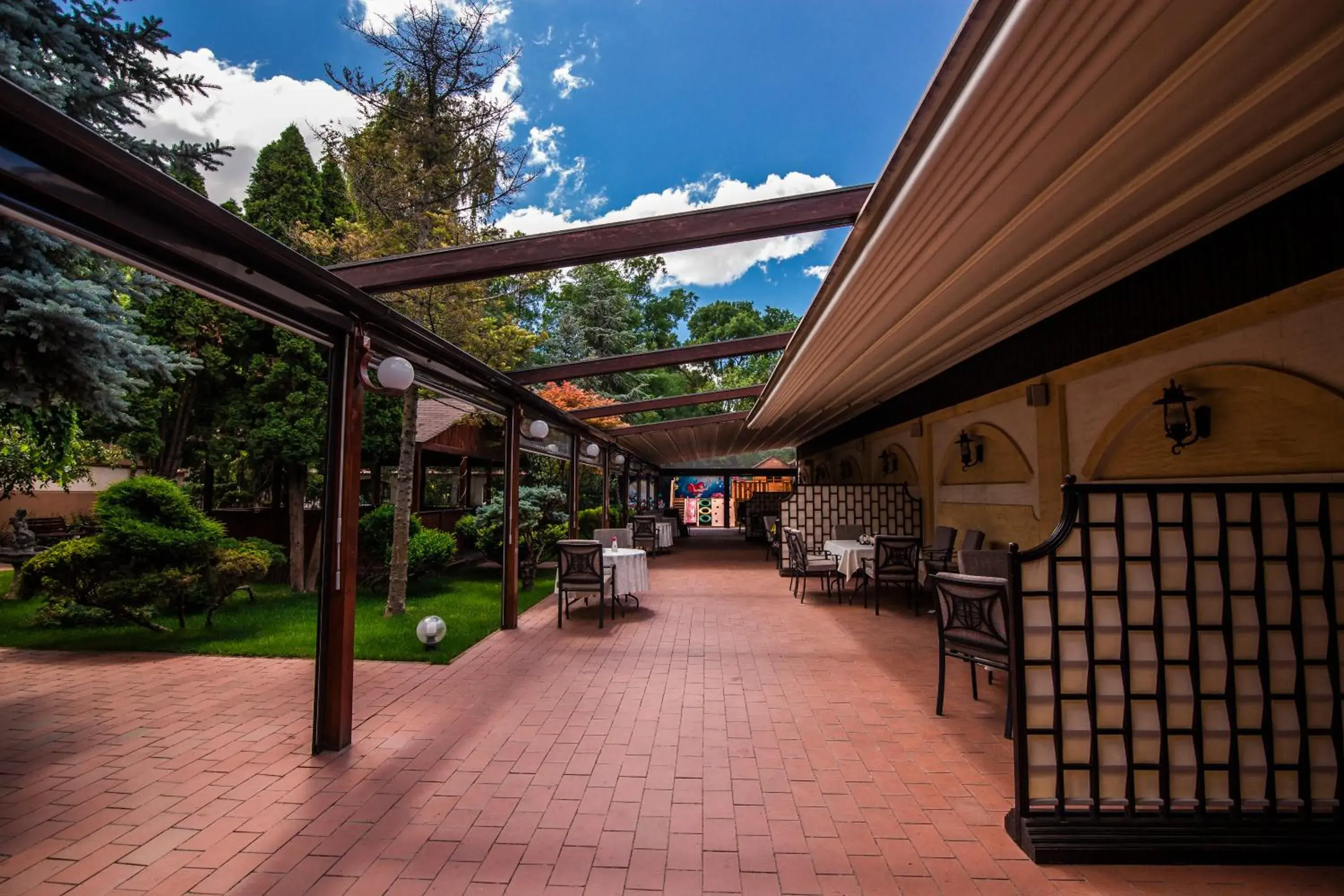 Restaurant/places to eat in Hotel Golden House Restaurant/places to eat in Hotel Golden House