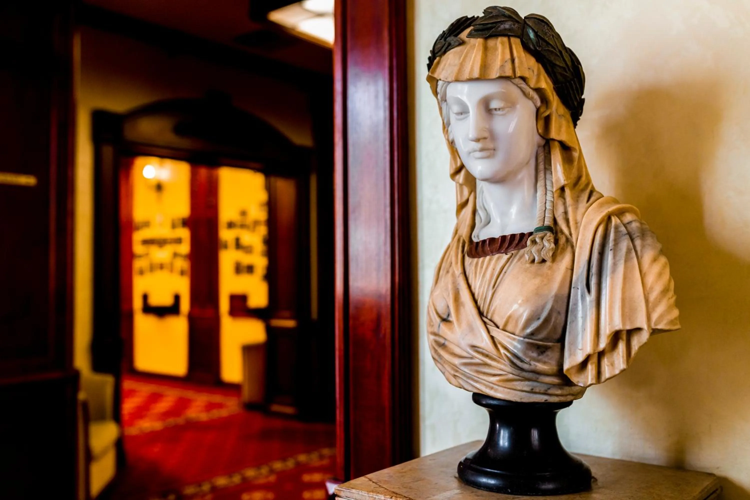 Decorative detail in Hotel Golden House