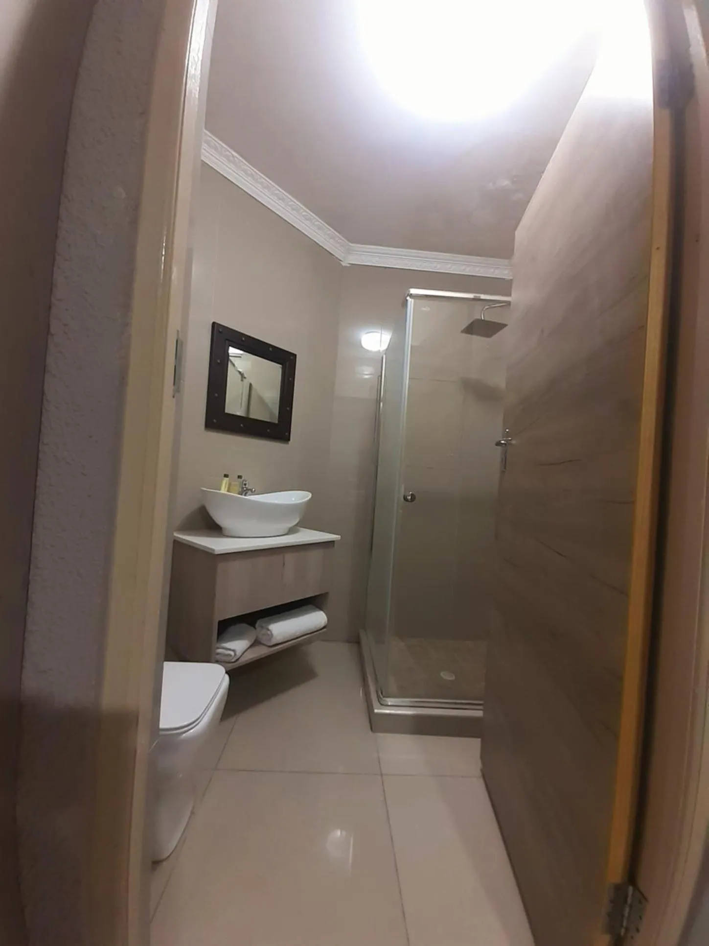 Deluxe Double Room (2 Adults + 1 Child) in MO MAJOR