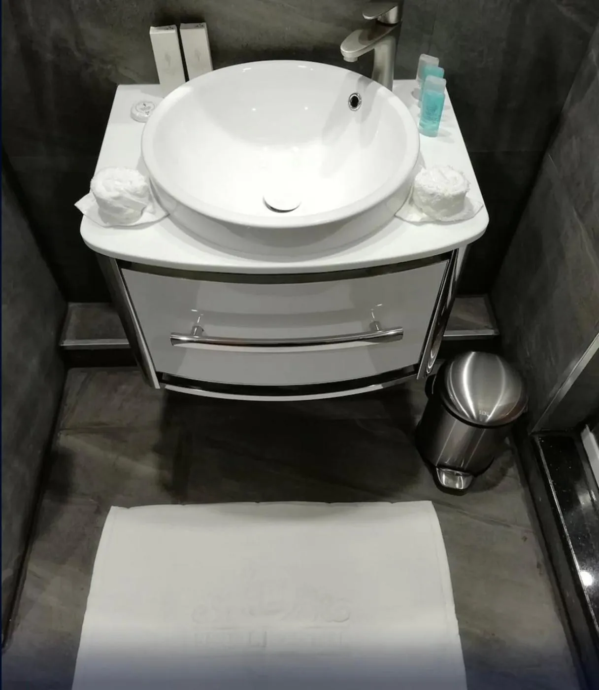 Bathroom in Ferdi Lilly