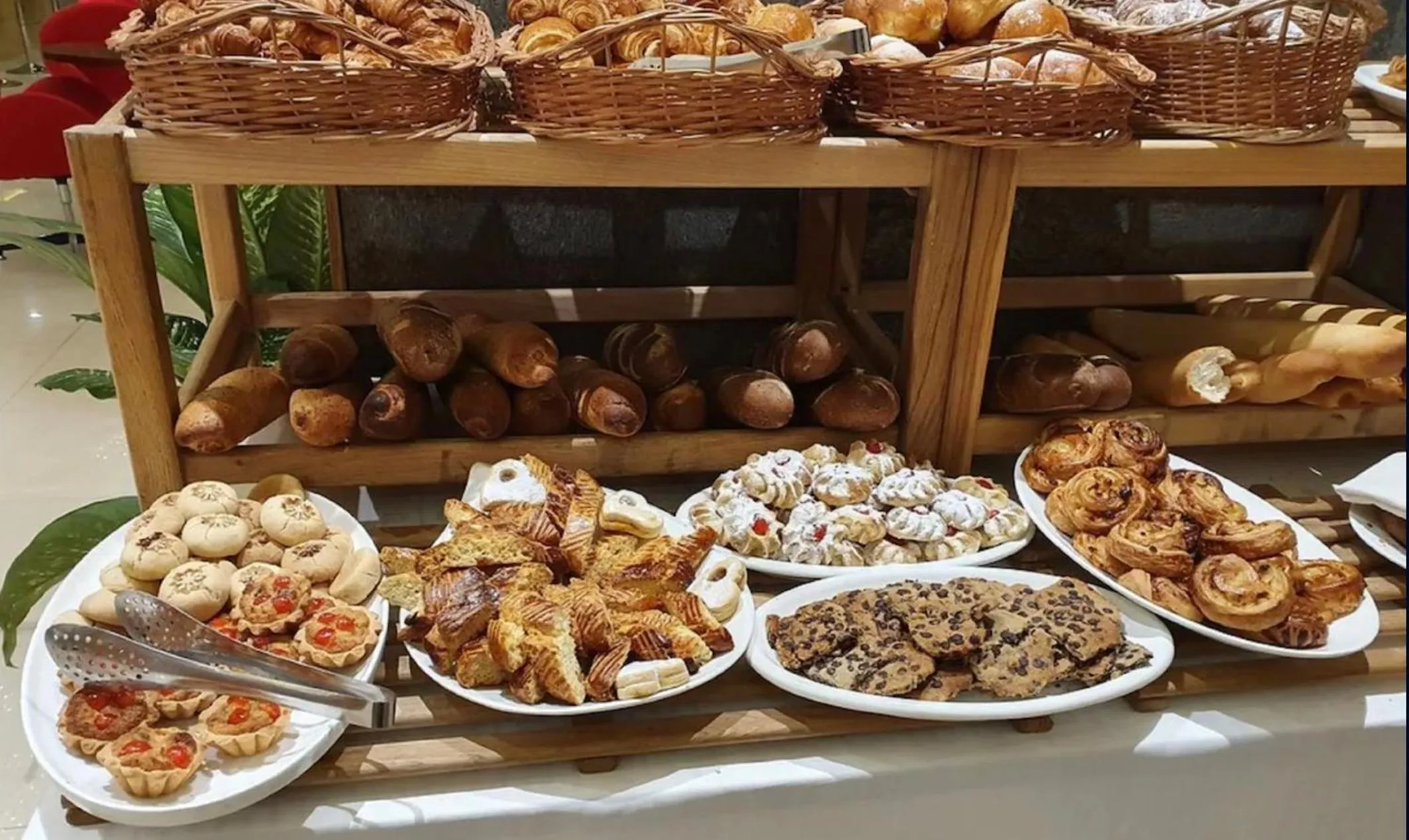 Buffet breakfast in Ferdi Lilly