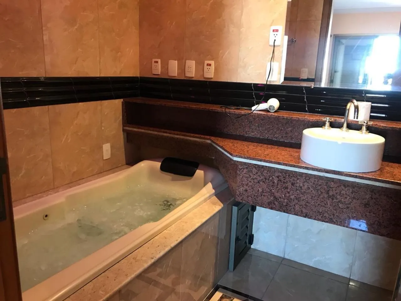 Hot Tub in Hotel Aquarius do Vale