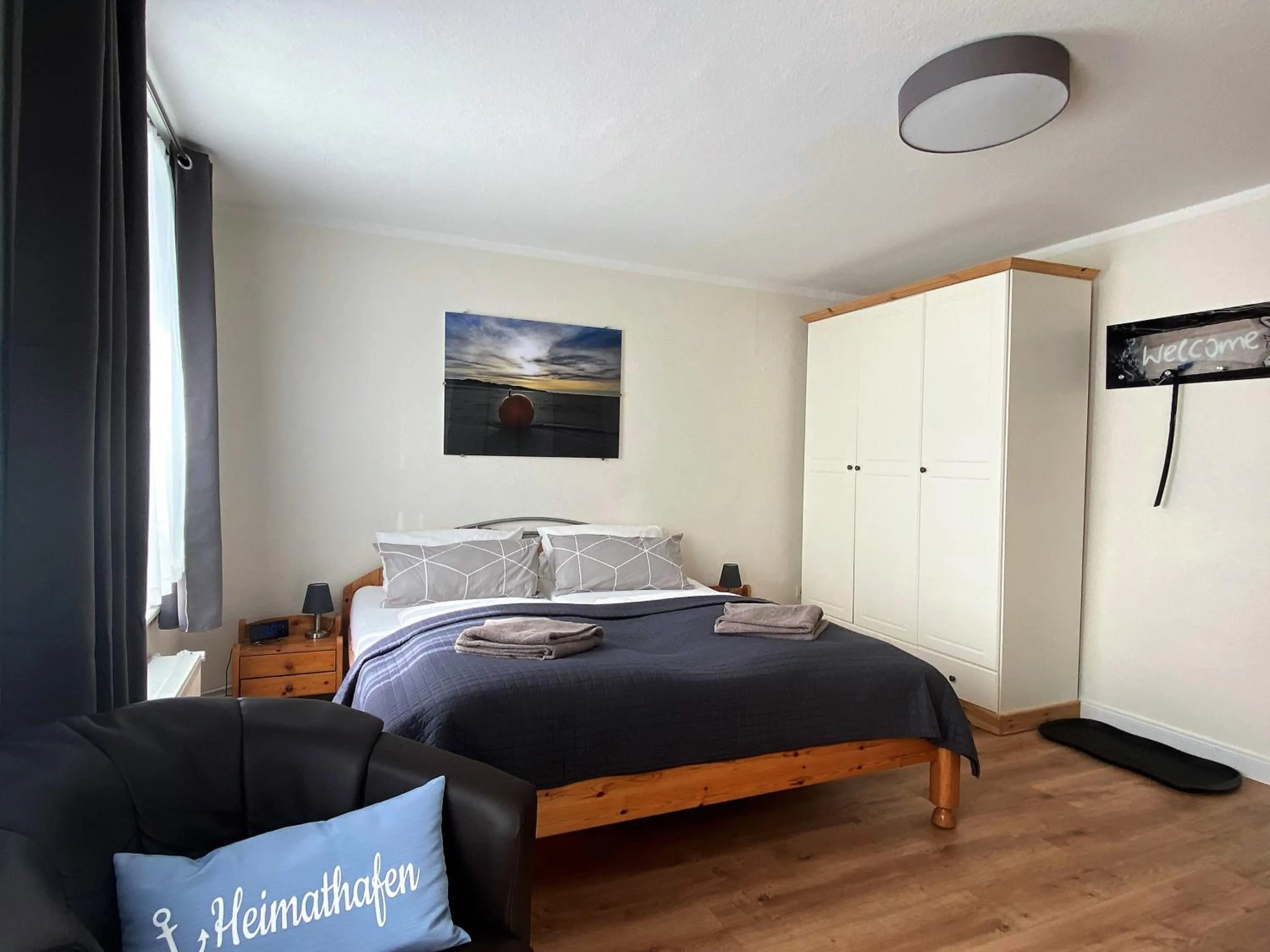 Photo of the whole room, Bed in Hotel Südstrand Amrum