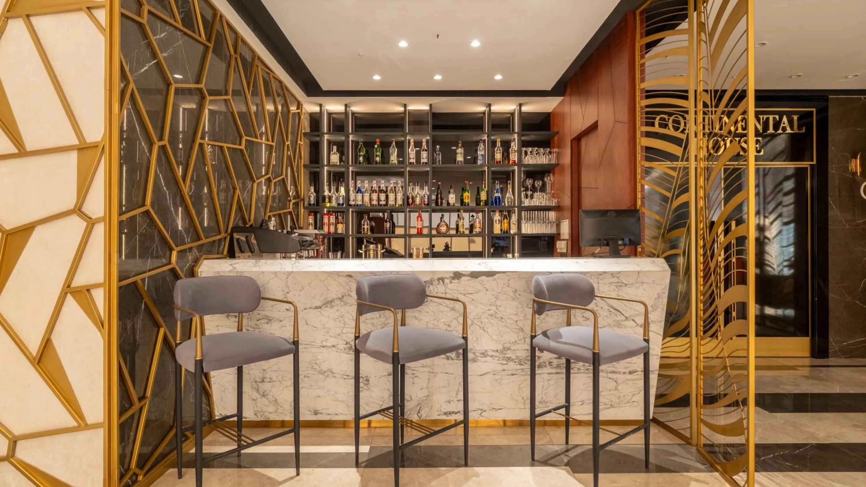 Lounge or bar in Teymur Continental Hotel