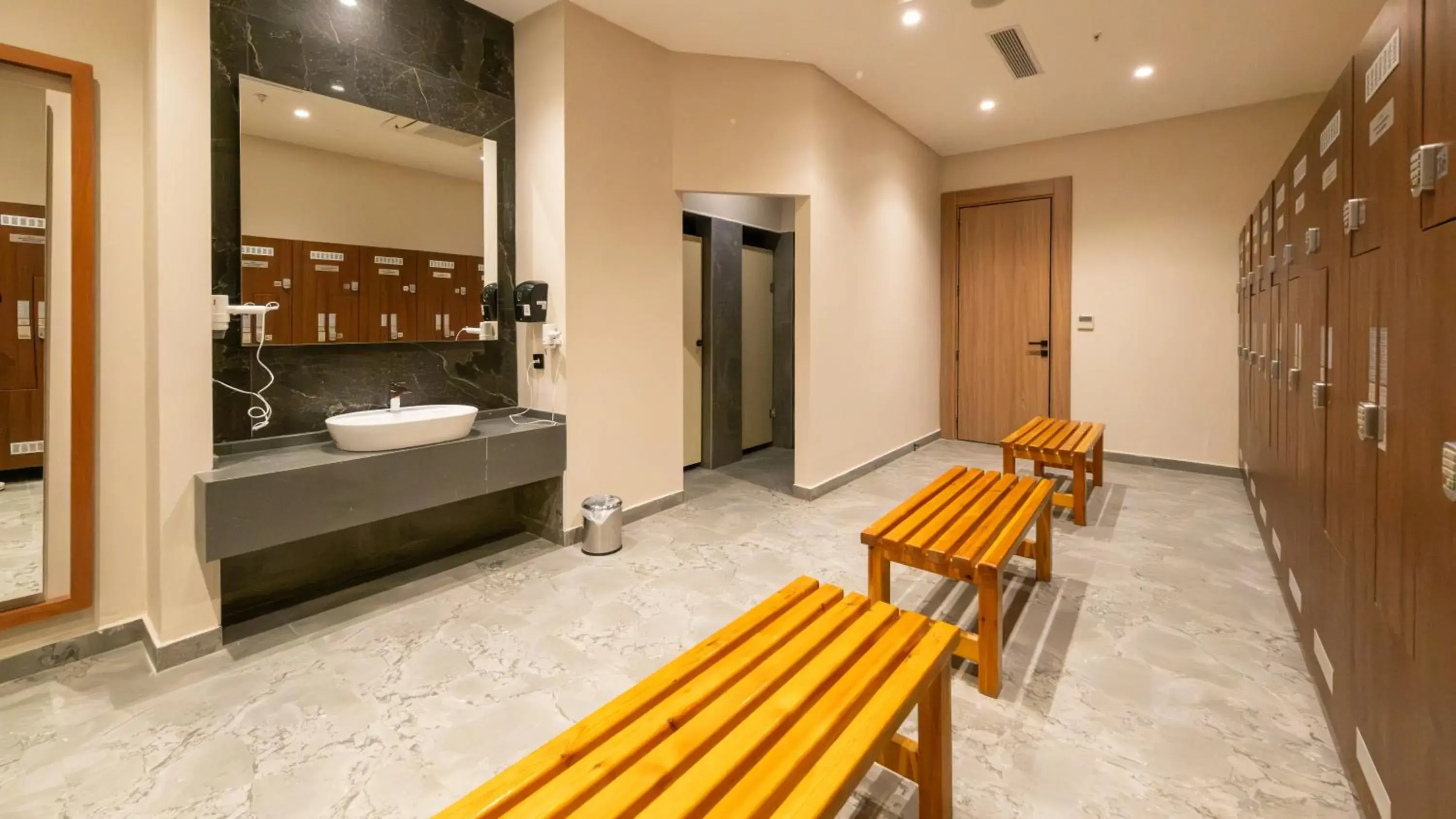 Fitness centre/facilities in Teymur Continental Hotel Fitness centre/facilities in Teymur Continental Hotel