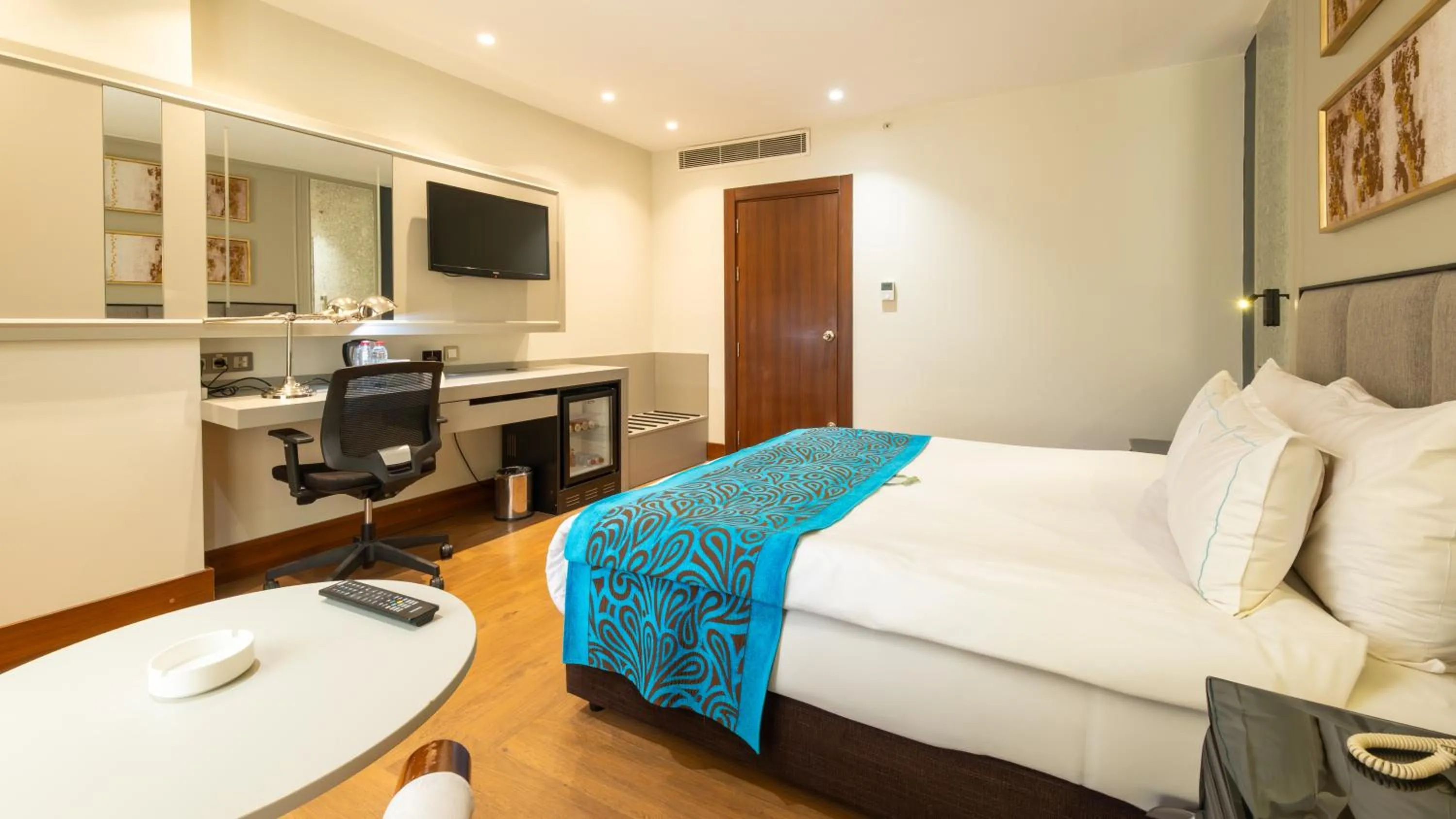 Photo of the whole room, Bed in Teymur Continental Hotel