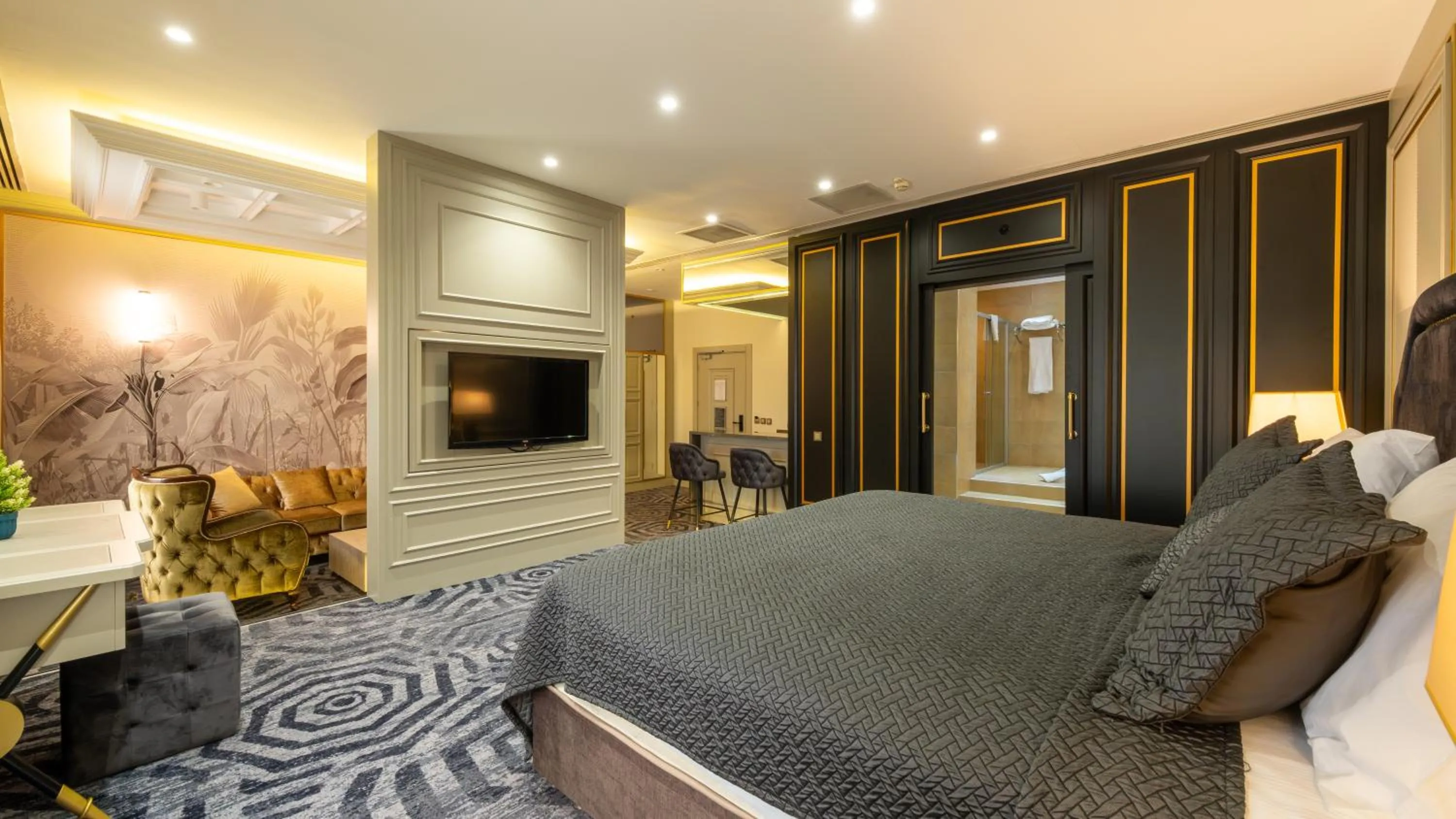 Photo of the whole room, Bed in Teymur Continental Hotel