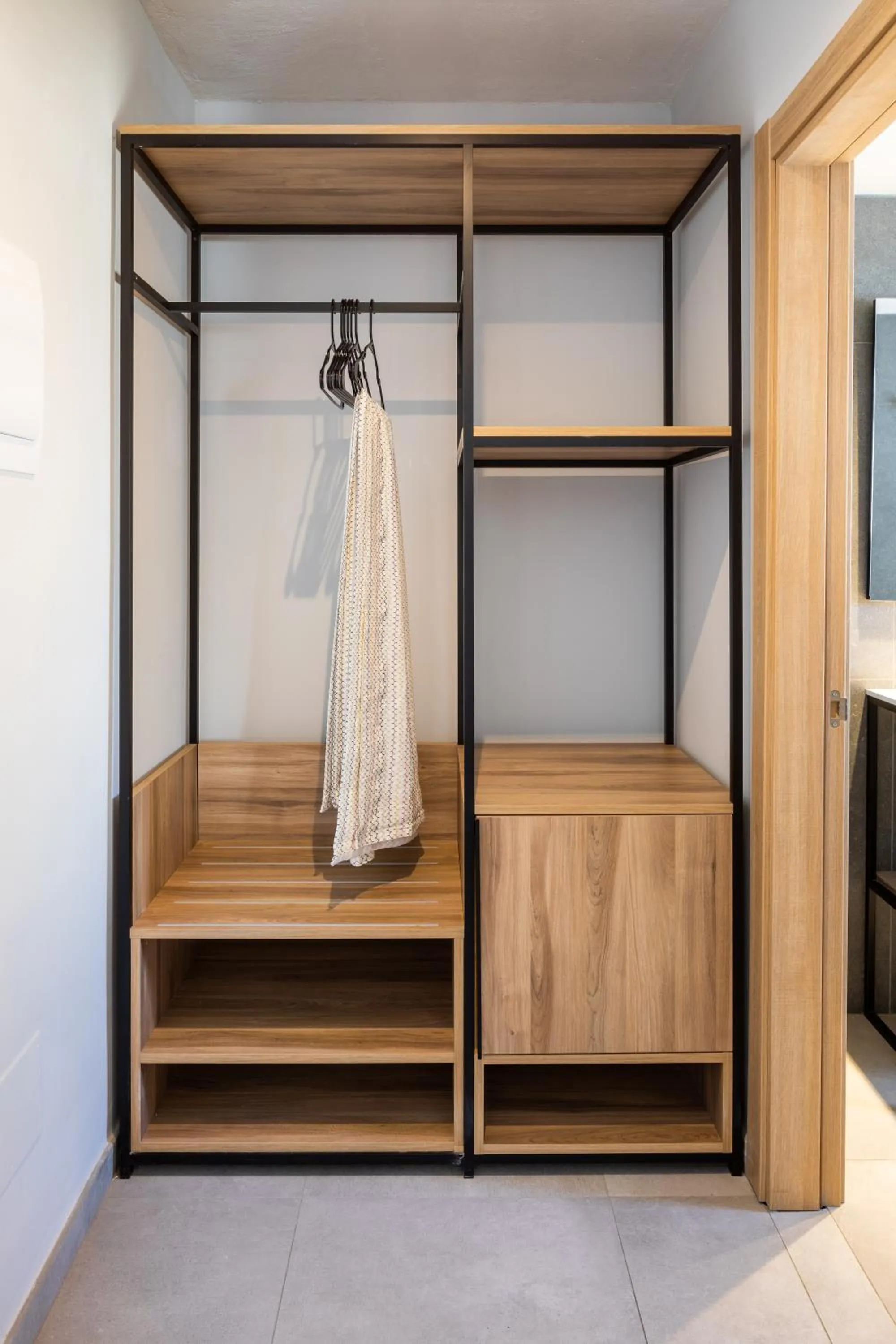 wardrobe in Aparthotel Casita Blanca - Adults Only
