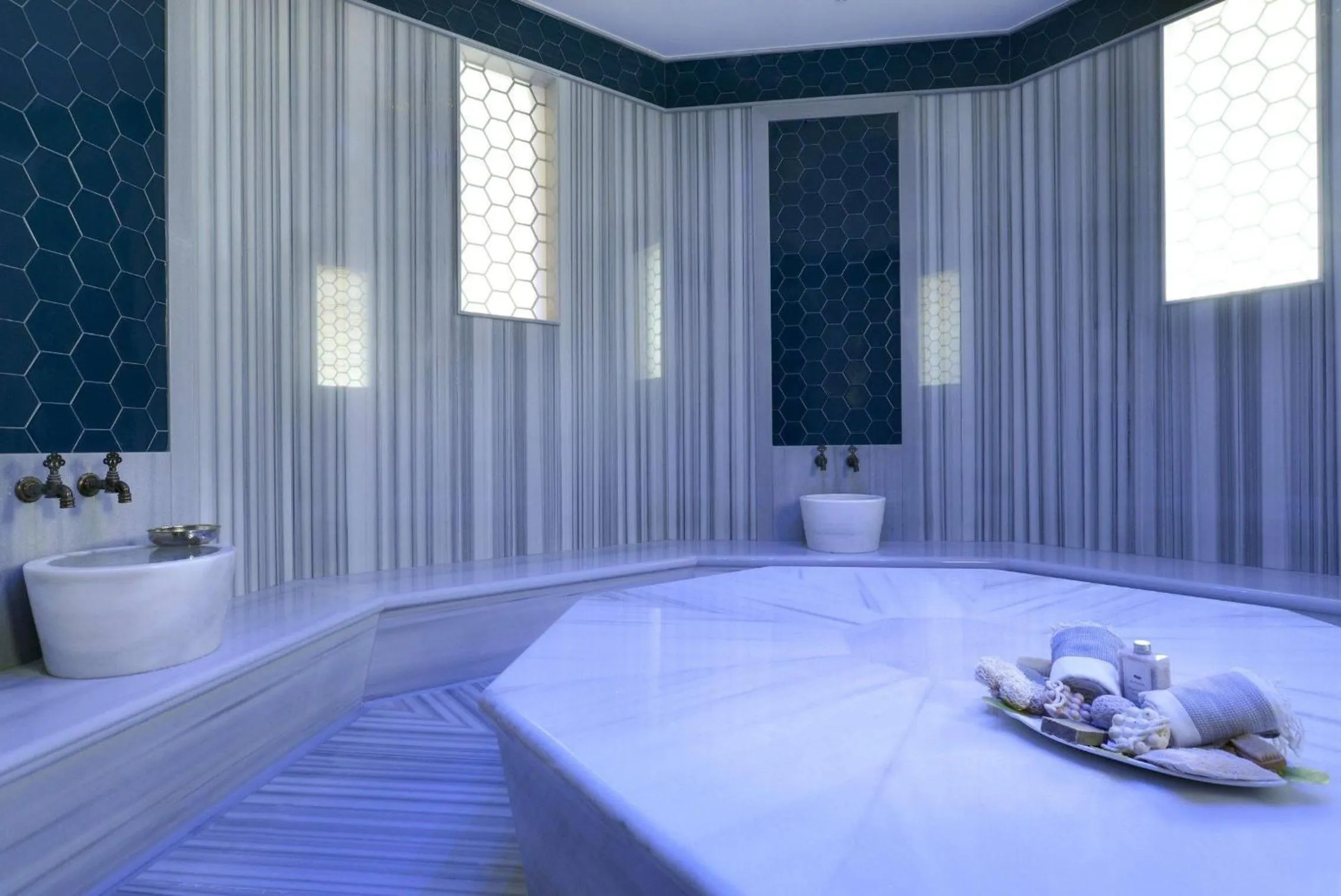 Fitness centre/facilities, Bed in Wyndham Grand Istanbul Europe