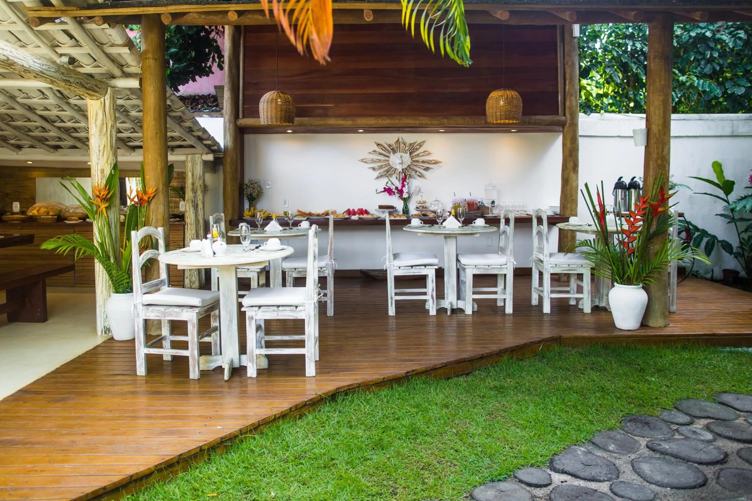 Restaurant/places to eat in Pousada Jequitibá