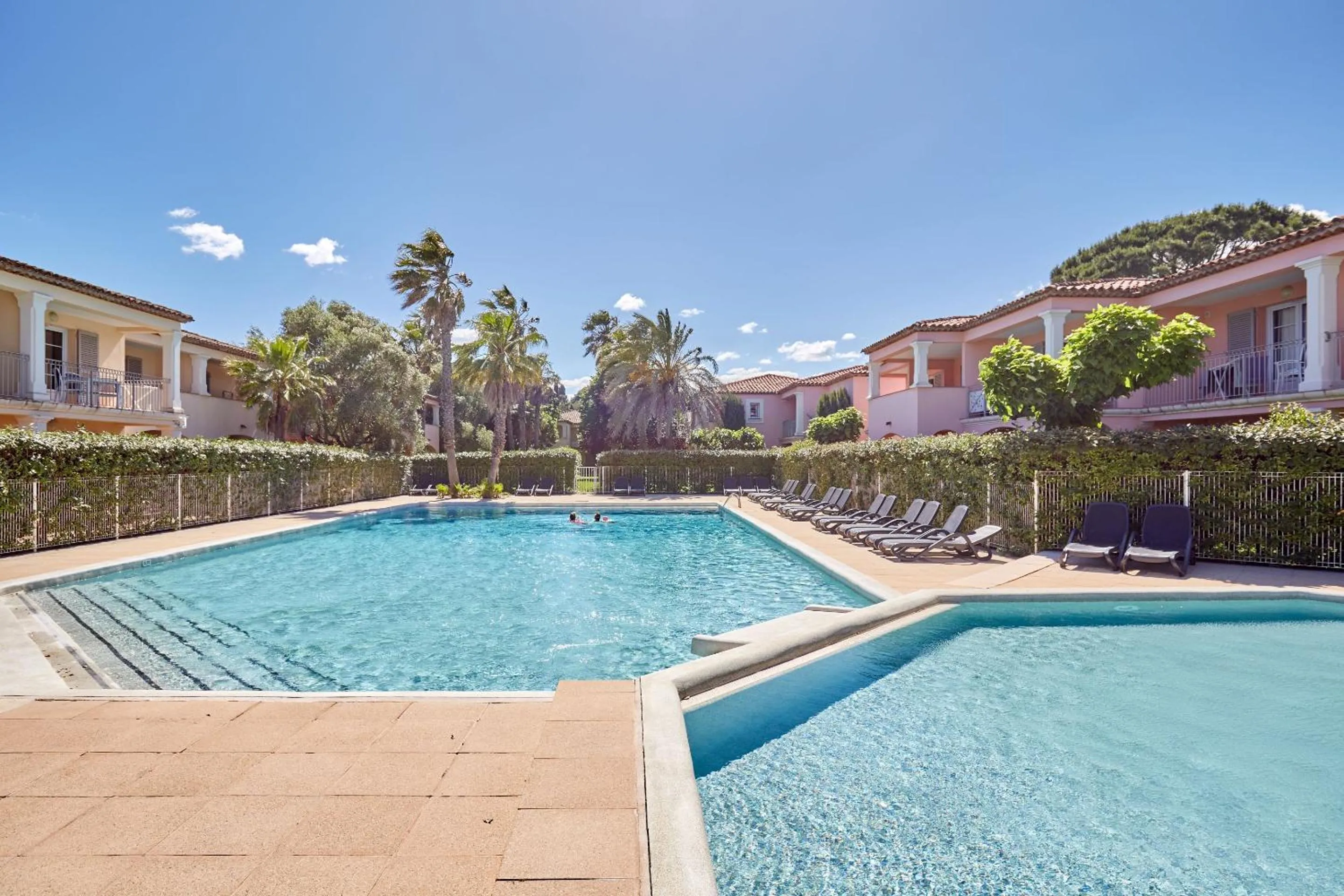 Swimming pool in Résidence Odalys La Palmeraie