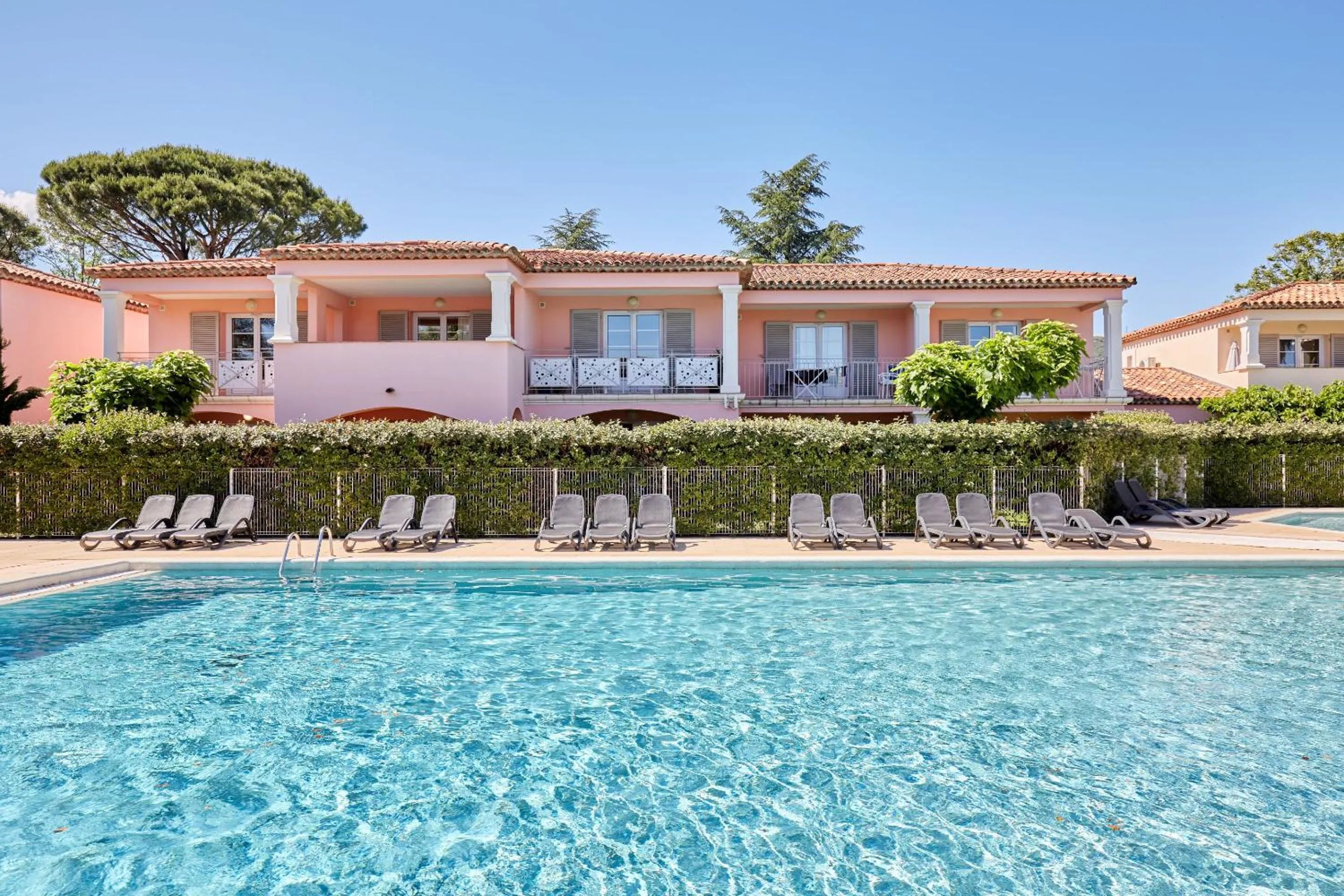 Swimming pool in Résidence Odalys La Palmeraie