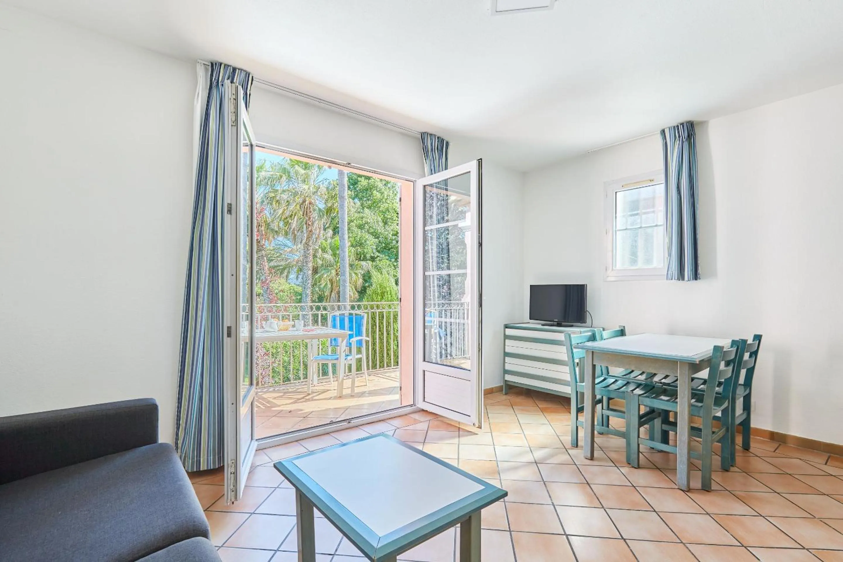 Dining area in Résidence Odalys La Palmeraie