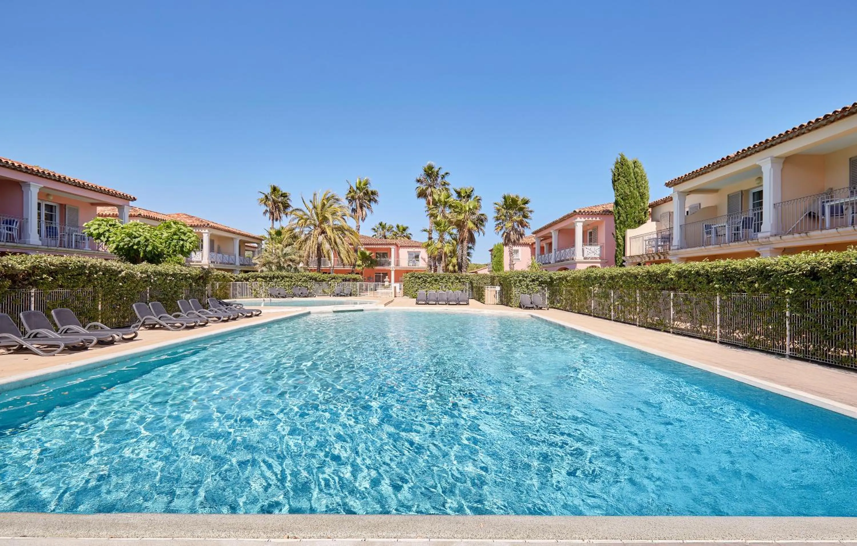 Swimming pool in Résidence Odalys La Palmeraie