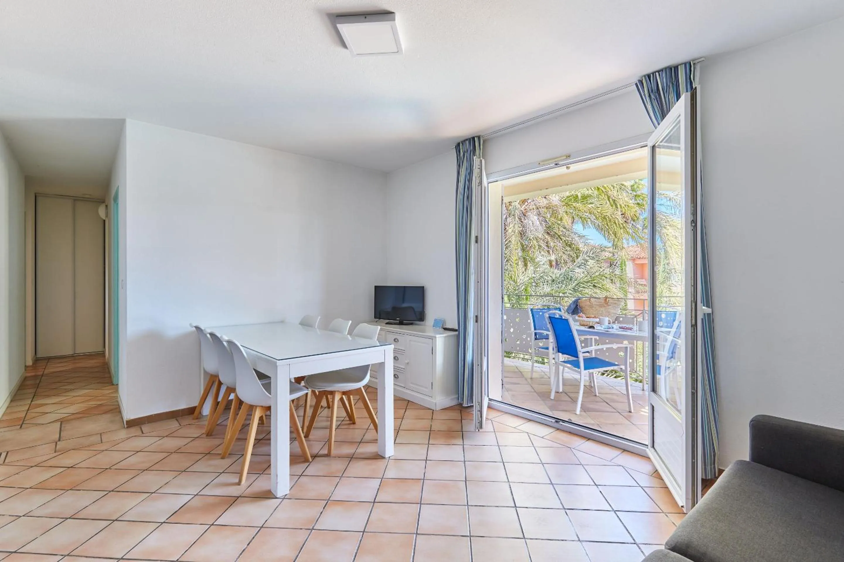 Dining area in Résidence Odalys La Palmeraie