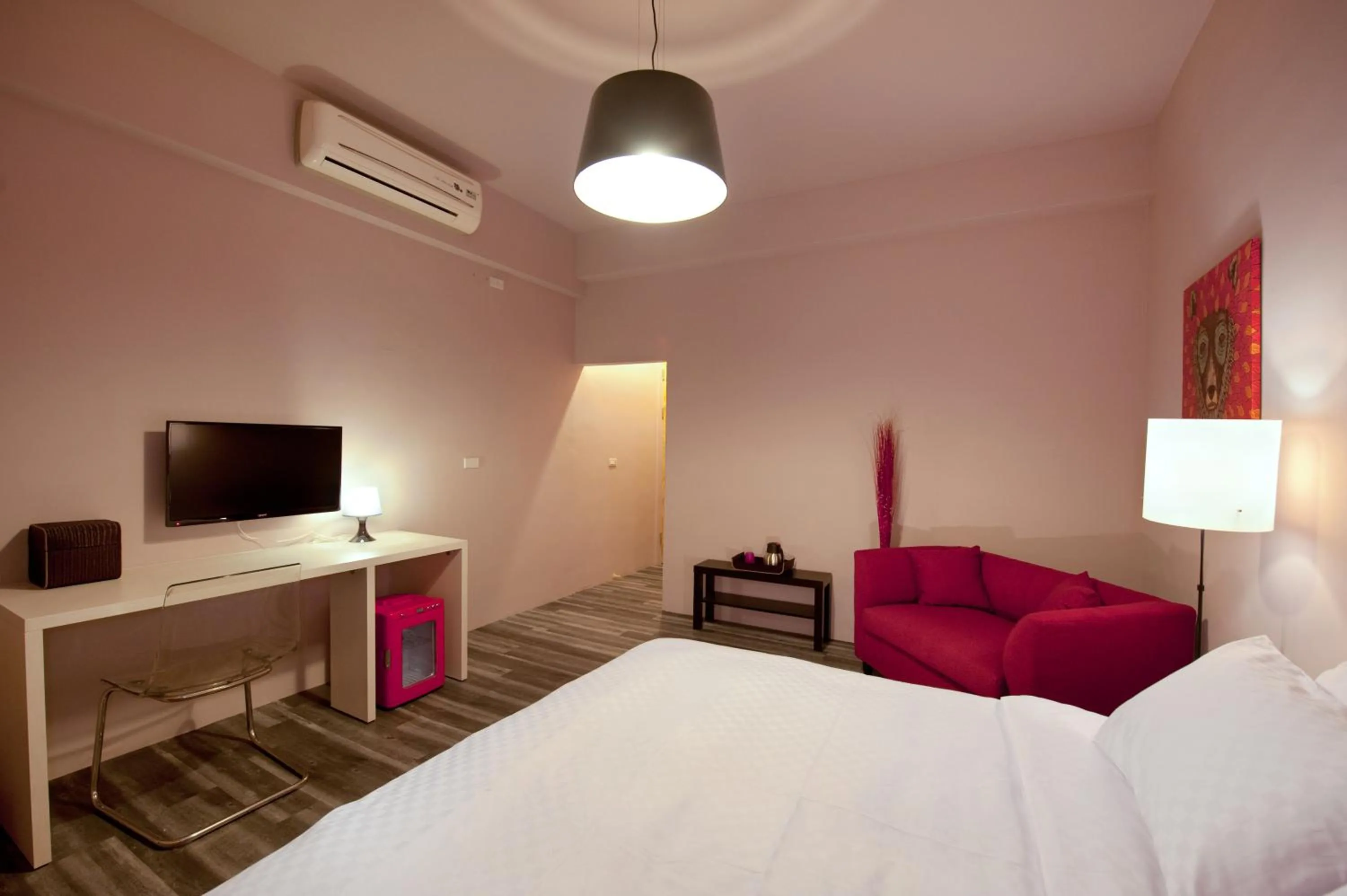 Bed in Leo 111/Arena Ruifeng