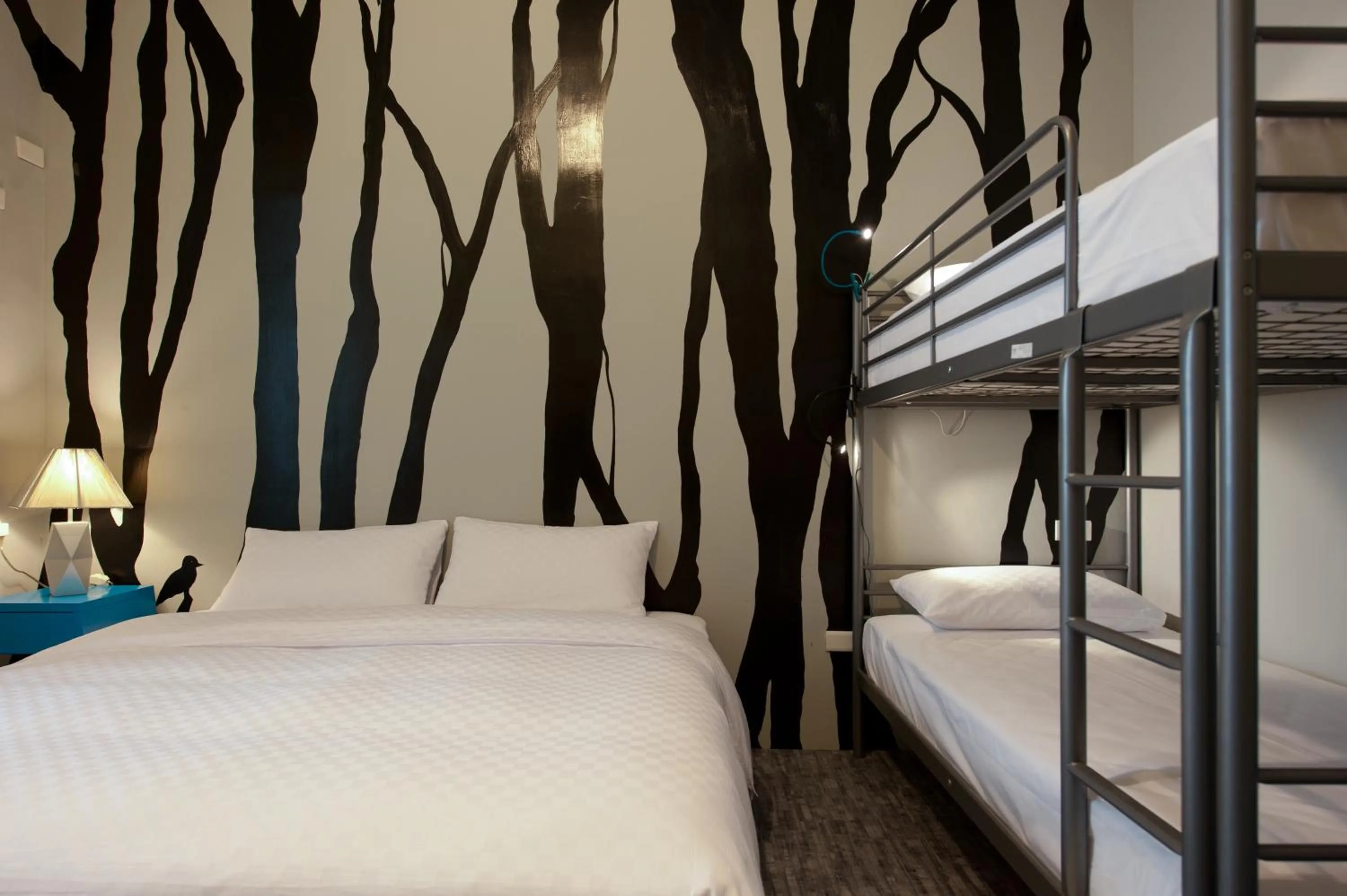 Bed in Leo 111/Arena Ruifeng