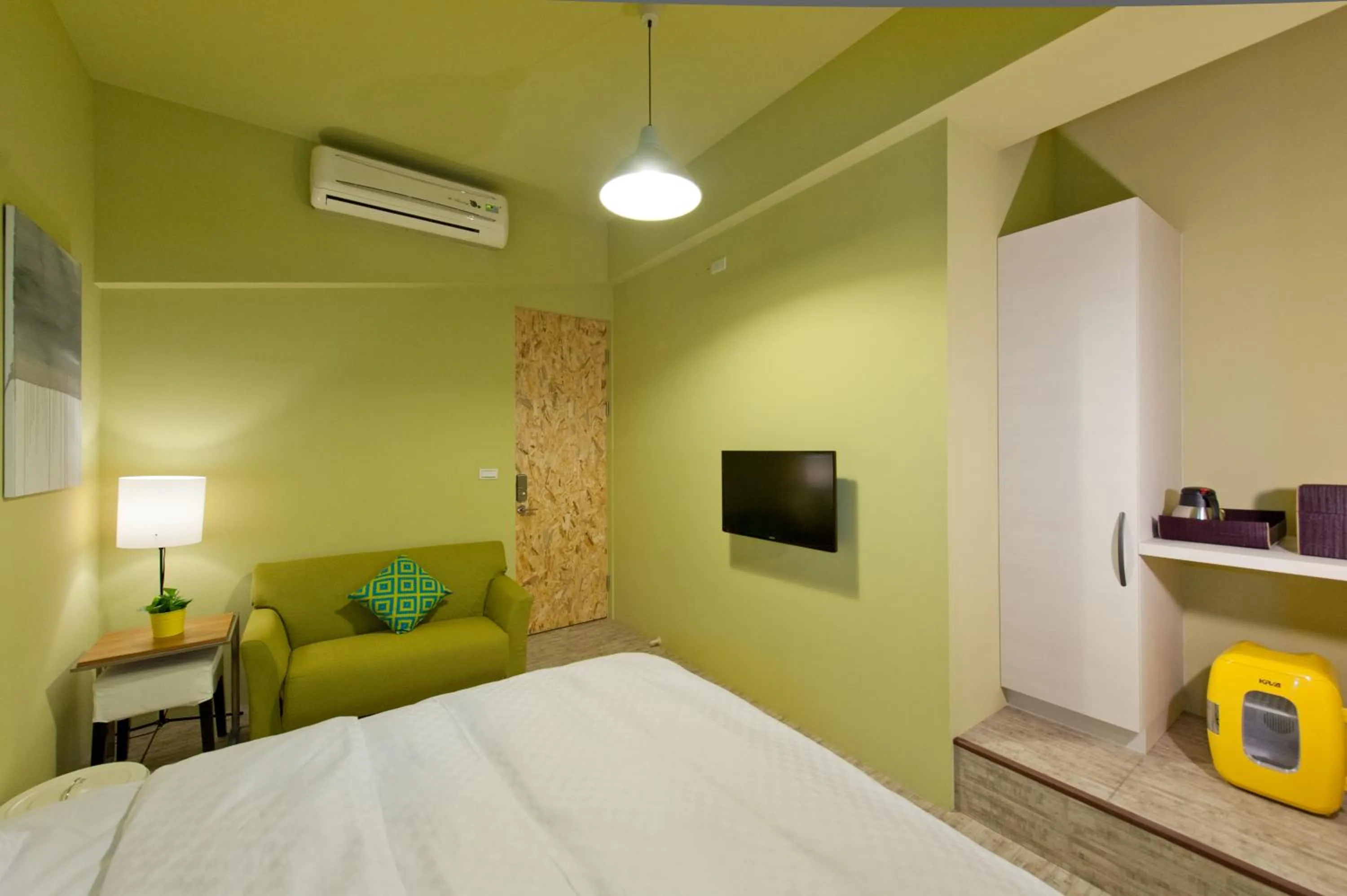 Bed in Leo 111/Arena Ruifeng