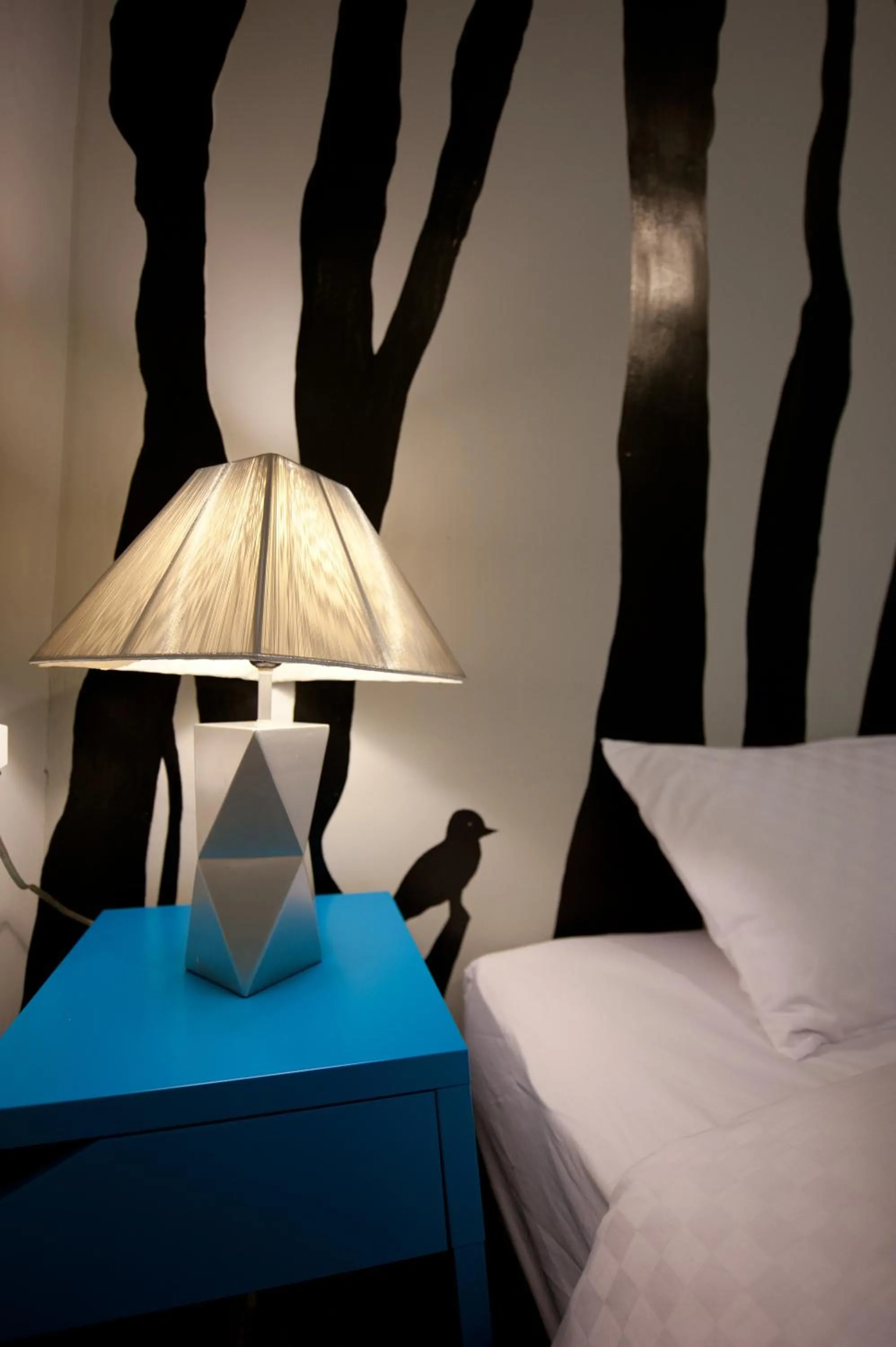 Bed in Leo 111/Arena Ruifeng