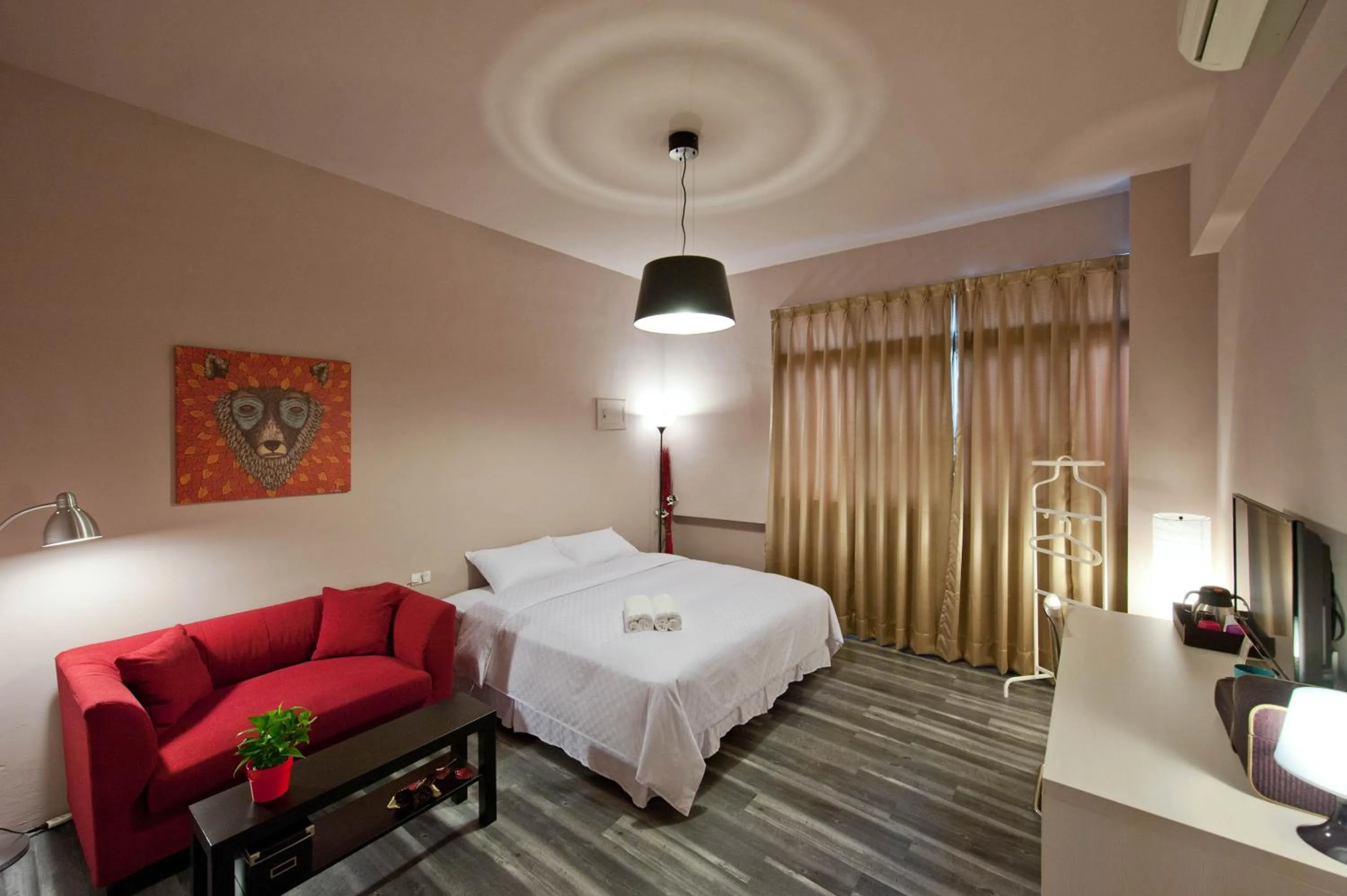 Bed in Leo 111/Arena Ruifeng