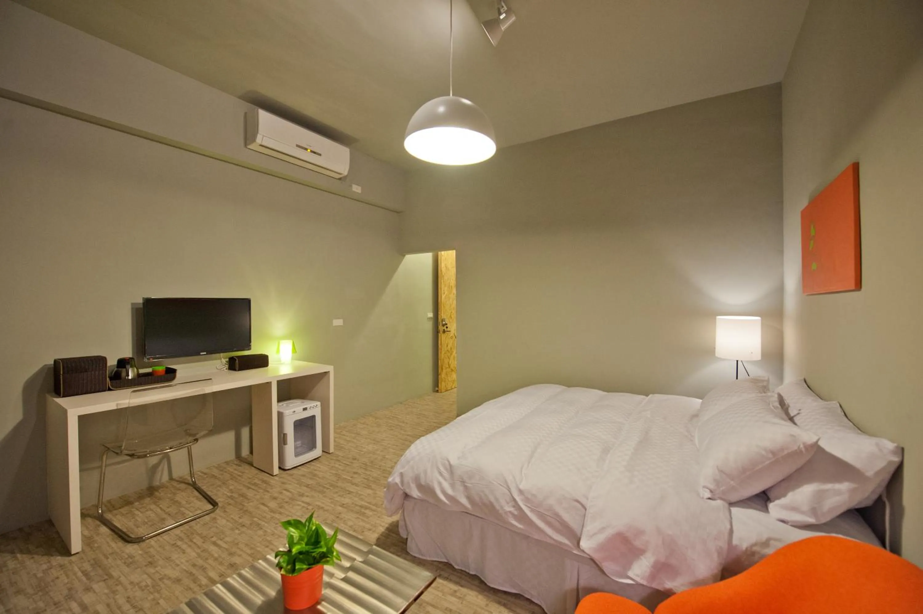 Bed in Leo 111/Arena Ruifeng