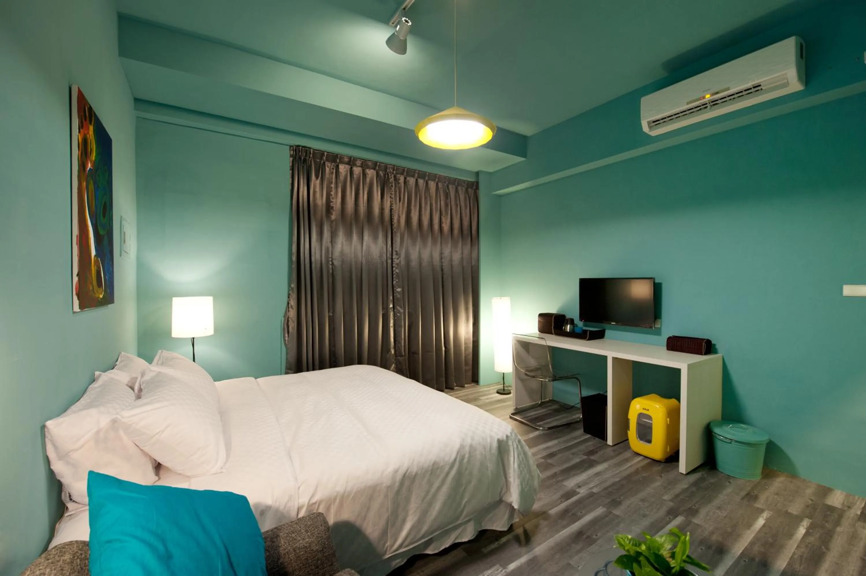 Bed in Leo 111/Arena Ruifeng