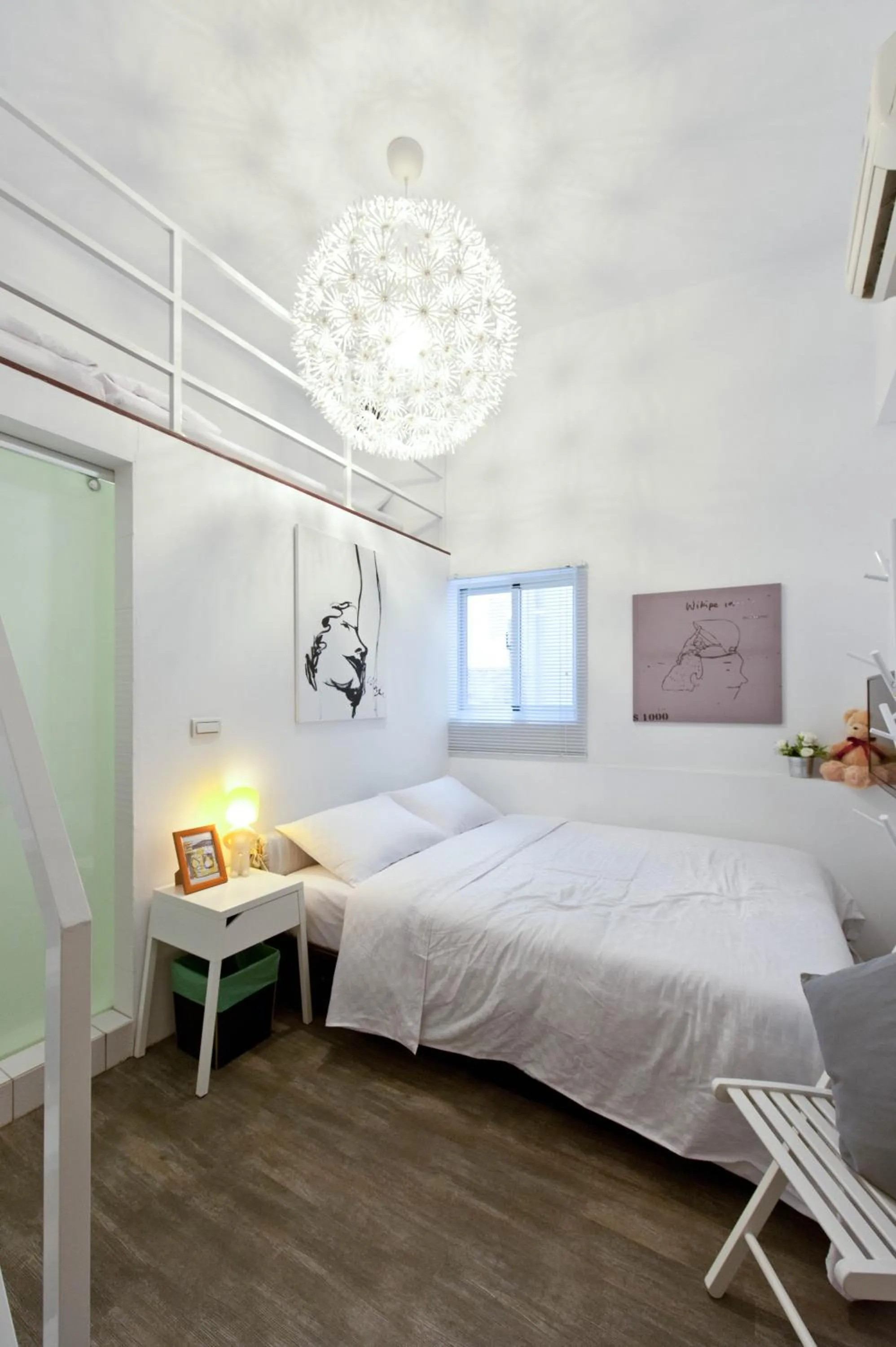 Bed in Leo 111/Arena Ruifeng